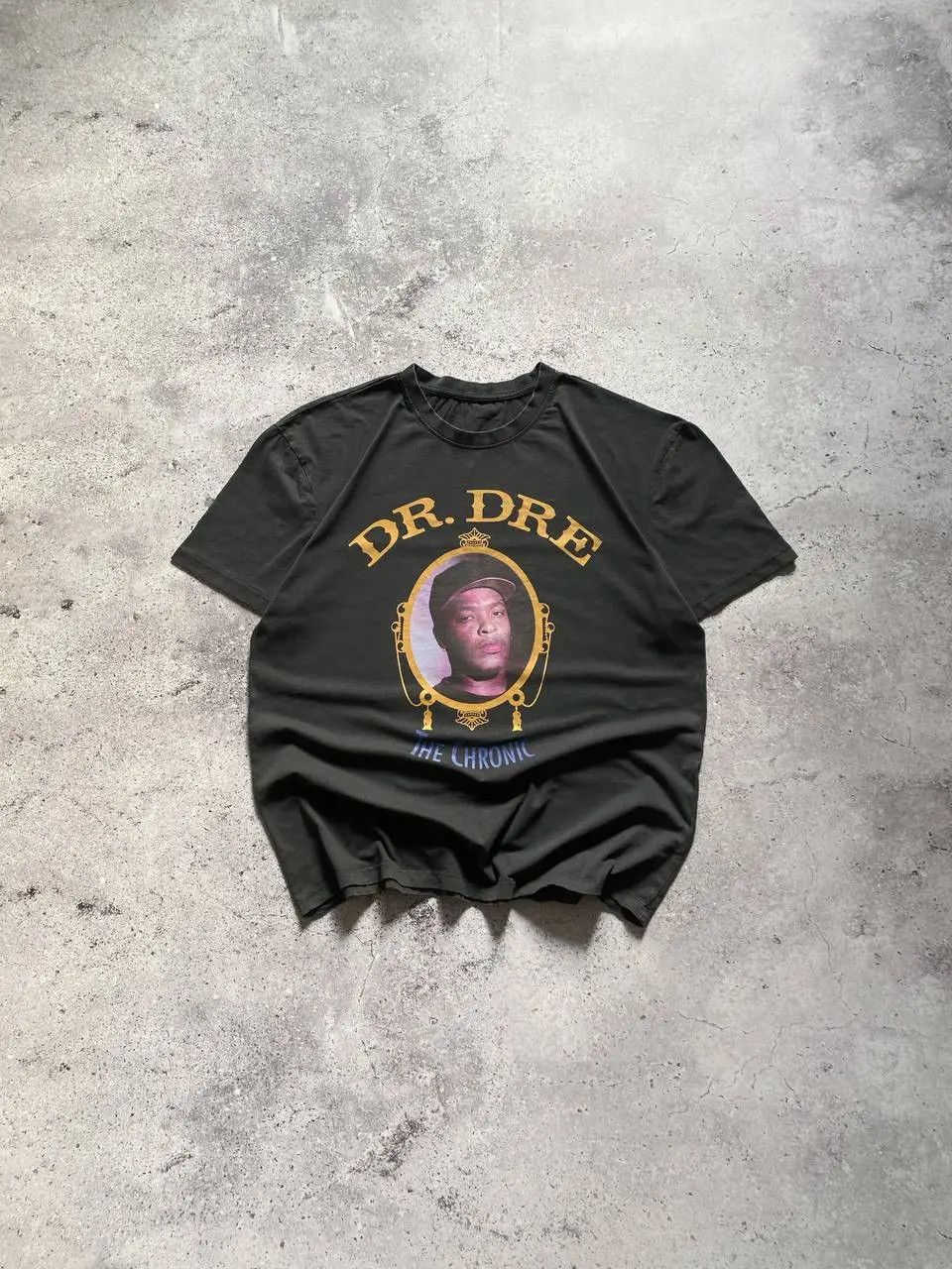 Vintage VINTAGE 2000s DR. DRE “THE CHRONIC” ALBUM FADED RAP T SHIRT Size US XL / EU 56 / 4 - 1 Thumbnail
