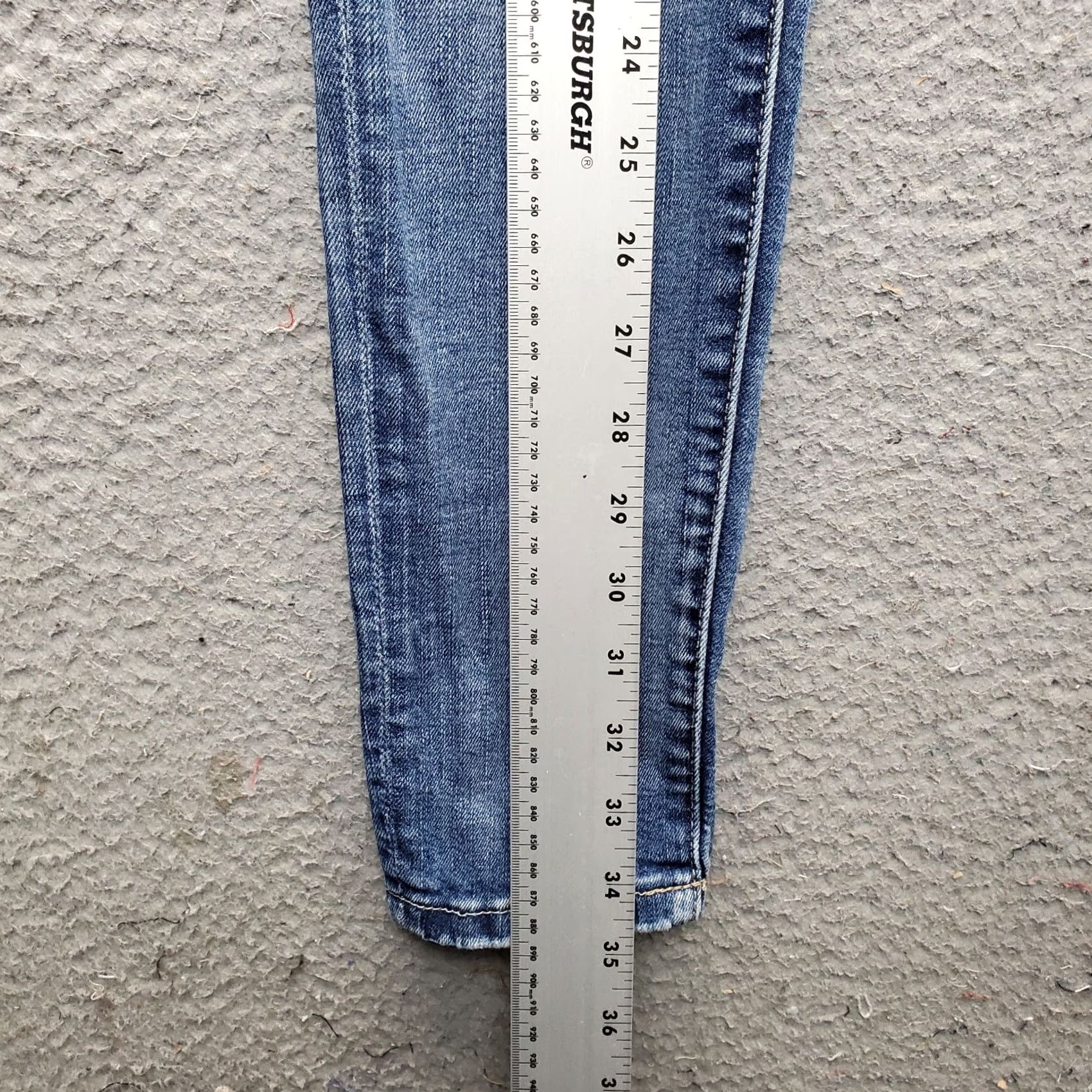 Vintage BLANKNYC Jeans Womens 26 Blue Denim Faded Stretch Streetwear Comfort Skinny Leg Womens Size 26 Blue Jeans Size 26" / US 2 / IT 38 - 3 Thumbnail