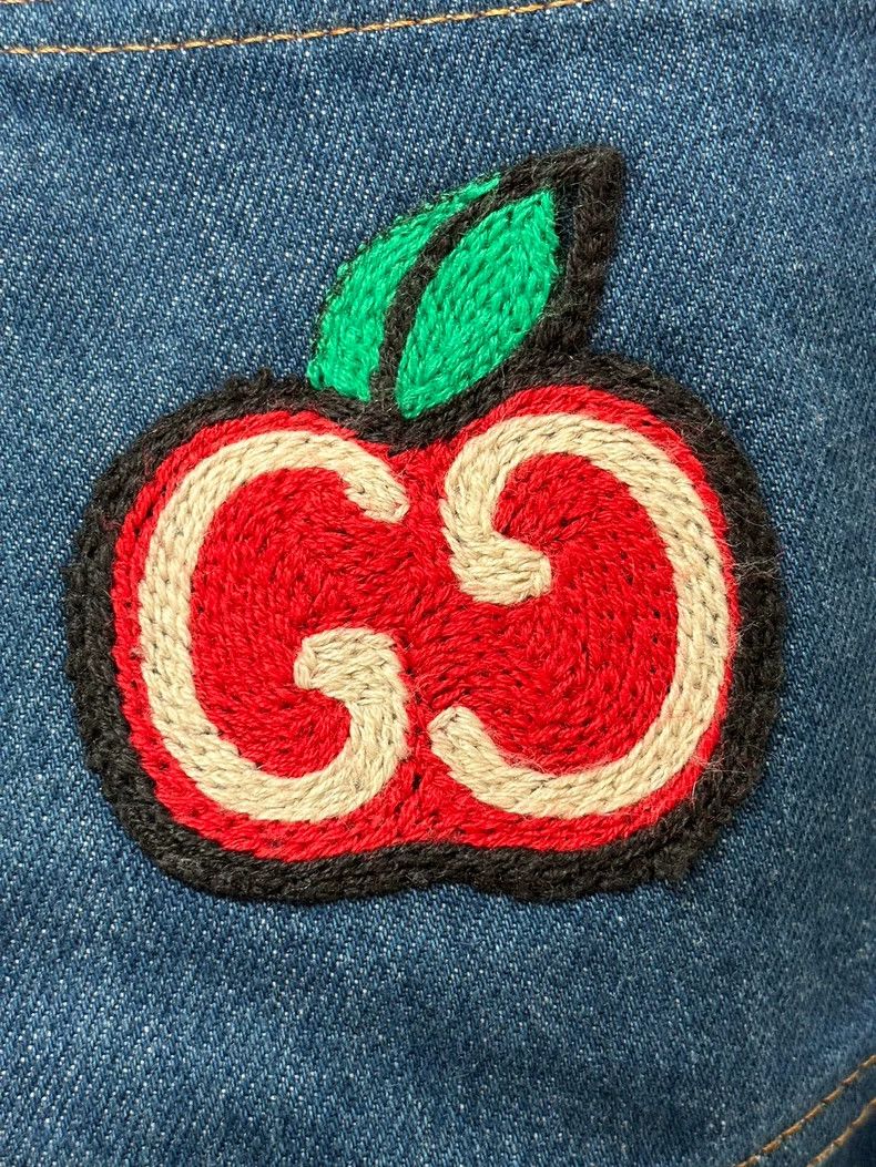 Gucci GucciGG apple-decorated washed jeans 2503-Nextarrow Size 25" / US 0 / IT 36 - 6 Thumbnail