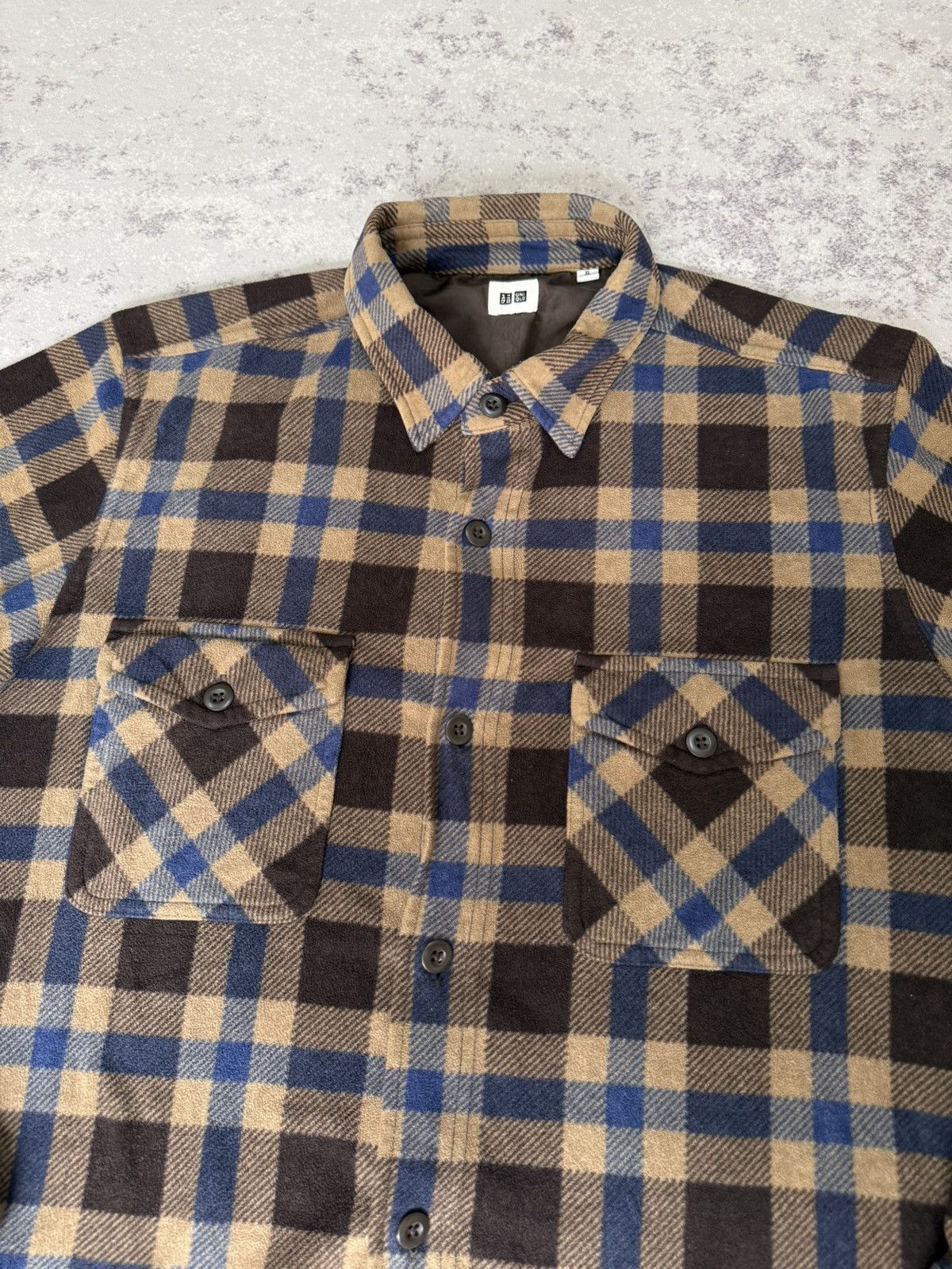 Uniqlo UNIQLO CHEKERED FLANNEL BUTTON UP SHIRT Size US L / EU 52-54 / 3 - 5 Thumbnail
