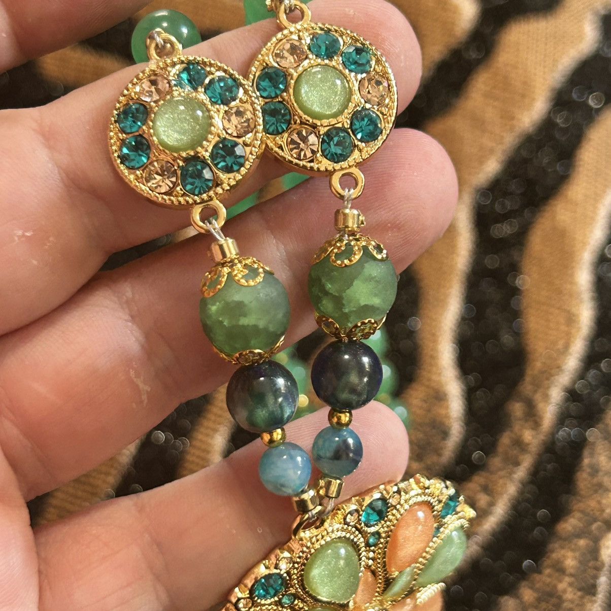 Handmade Handcrafted repurposed green chalcedony medallion necklace Size ONE SIZE - 8 Thumbnail