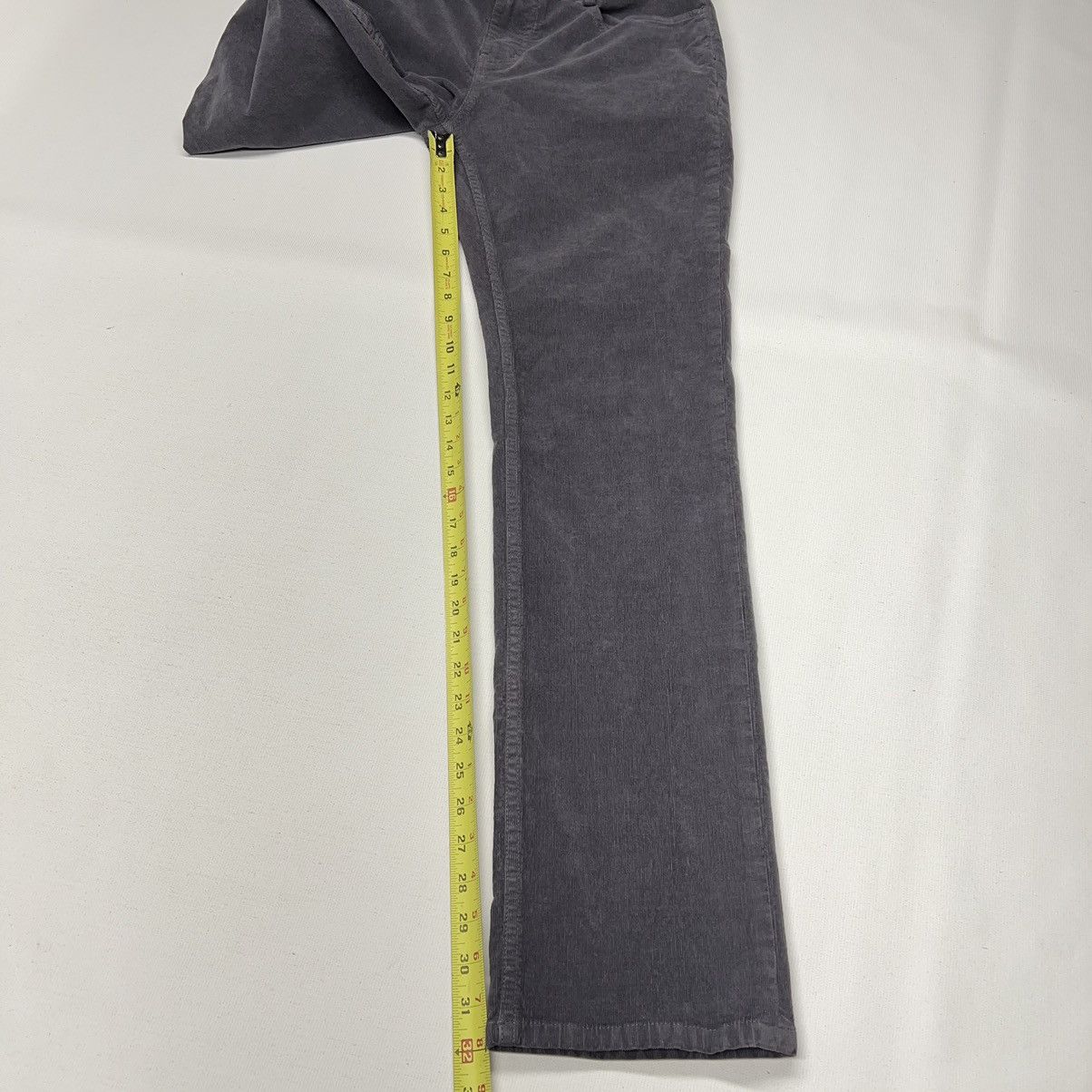 Vineyard Vines Vineyard Vines Pants Grey Corduroy 5 Pocket Slim Straight Size US 32 / EU 48 - 18 Thumbnail
