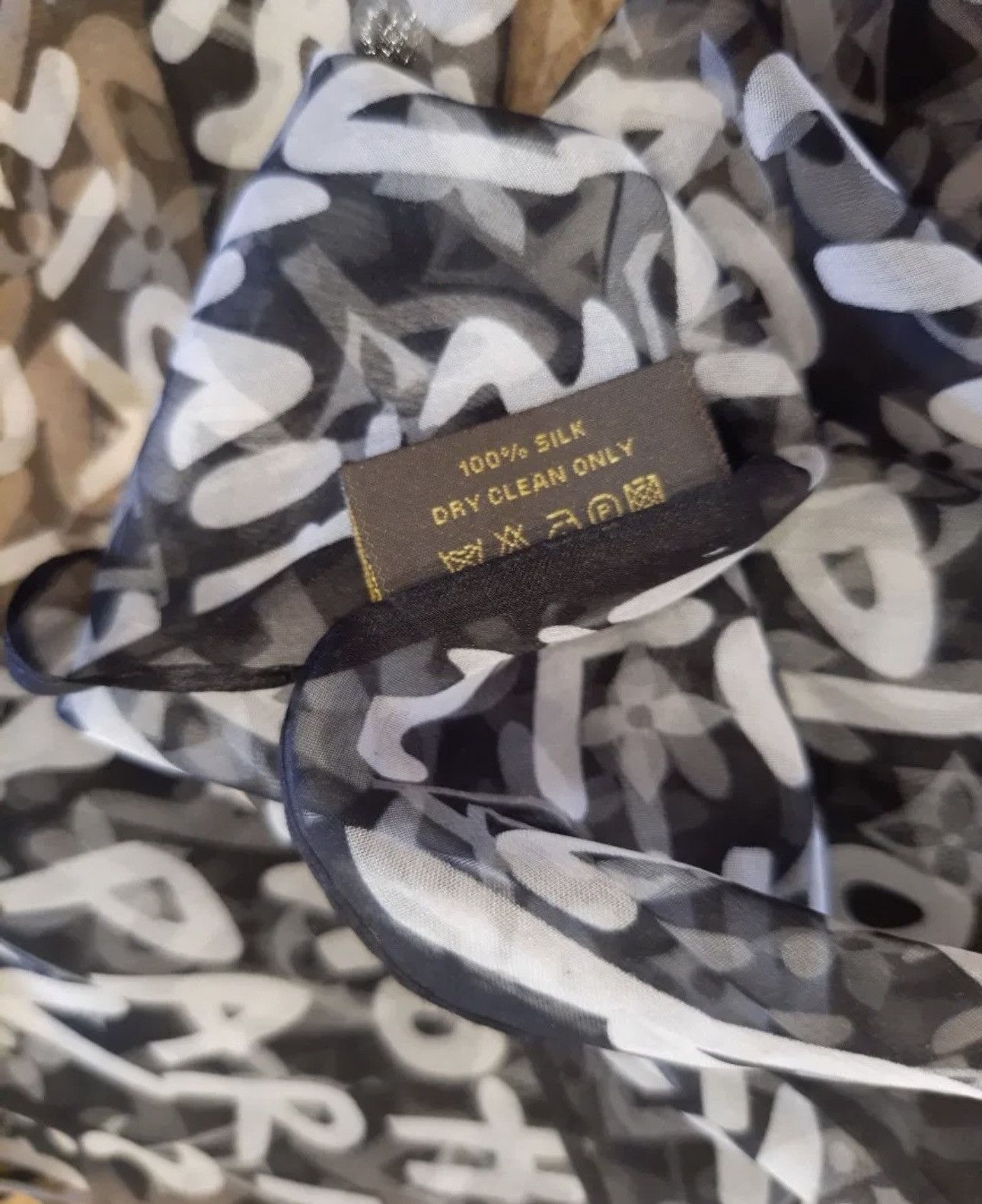 Louis Vuitton × Stephen Sprouse Louis Vuitton x Stephen Sprouse "Graffiti" Scarf Size ONE SIZE - 5 Thumbnail