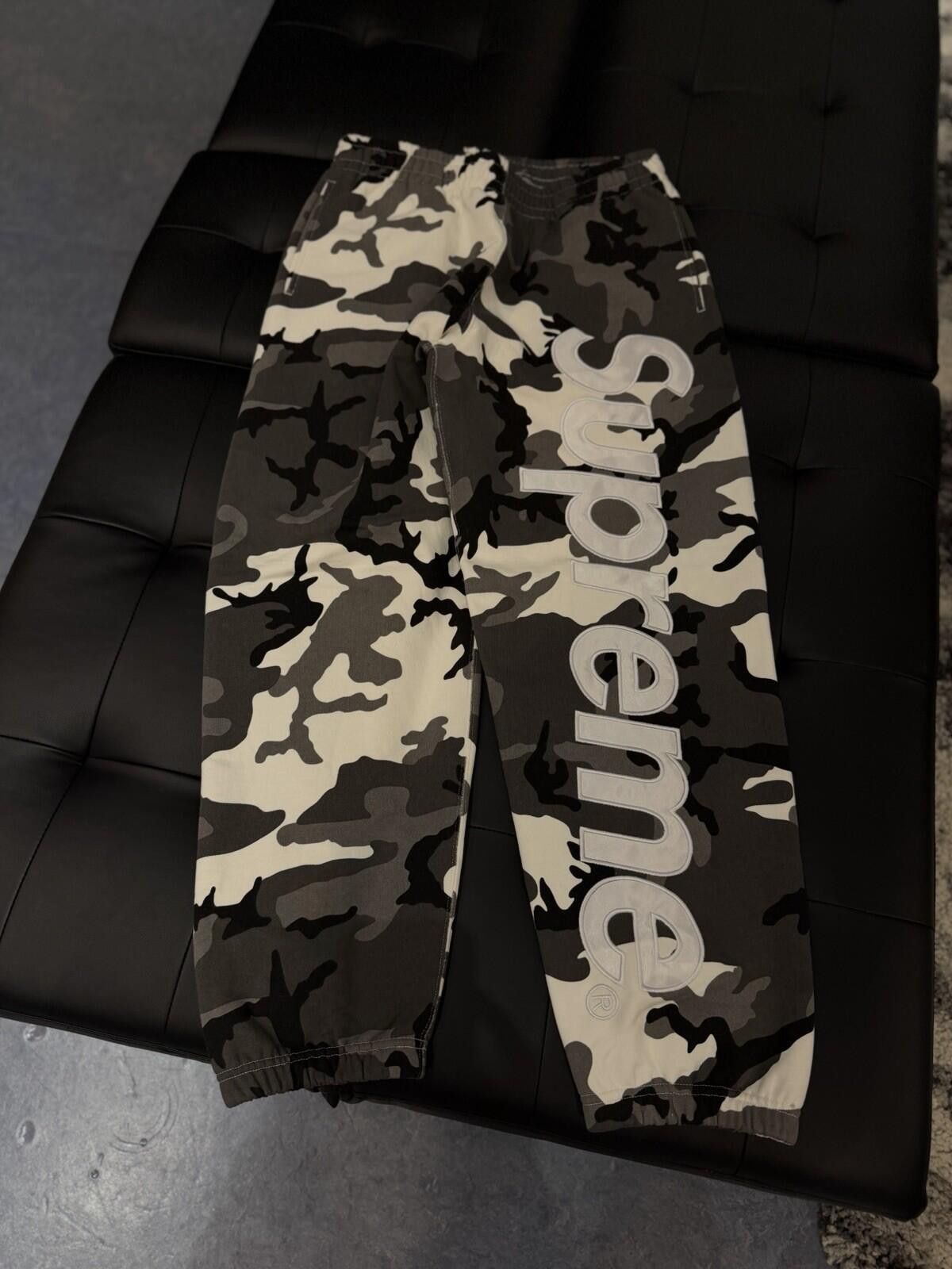 Supreme Supreme Satin Logo Sweatpant Snow Camo SS26 Men’s Size Small Size US 30 / EU 46 - 6 Thumbnail