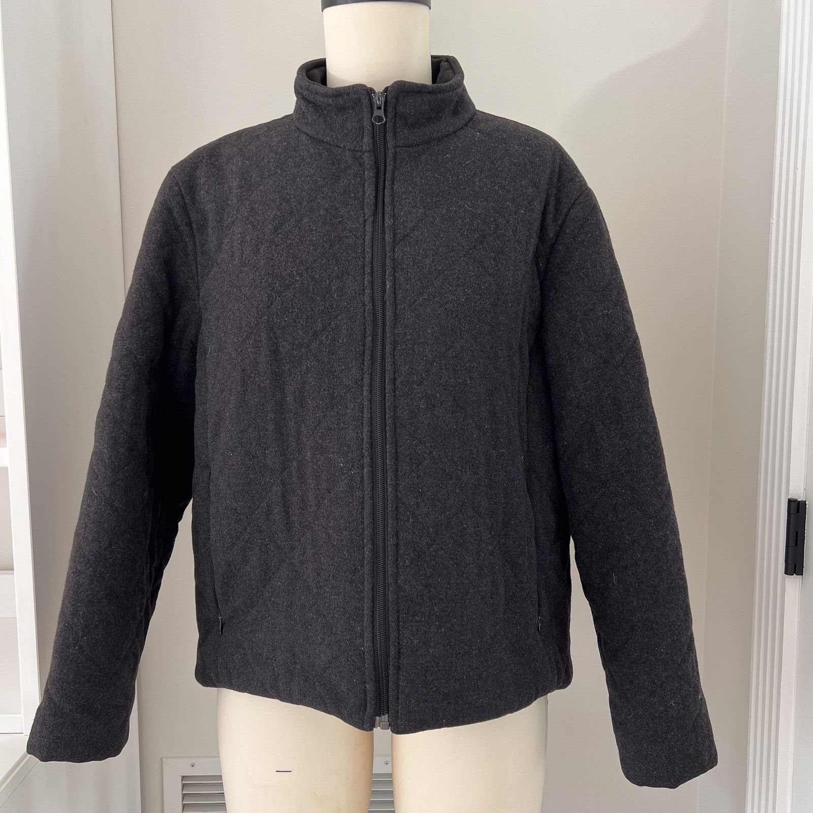 Woolrich Woolen Mills Woolrich Womens Sz L Quilted Jacket Coat Grey 100% Wool Size L / US 10 / IT 46 - 1 Thumbnail
