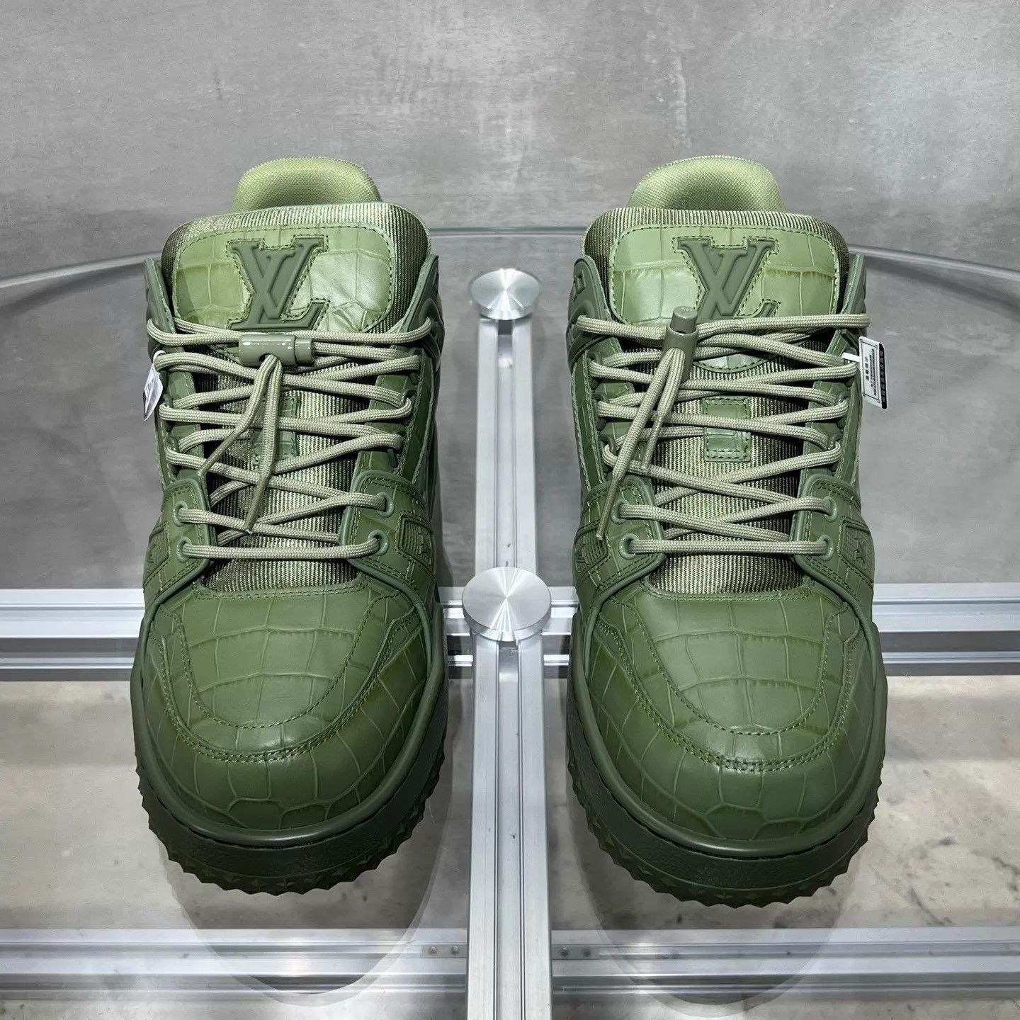Louis Vuitton LV Trainer Maxi Green Croc Embossed UK8/42 New Size US 9 / EU 42 - 1 Thumbnail