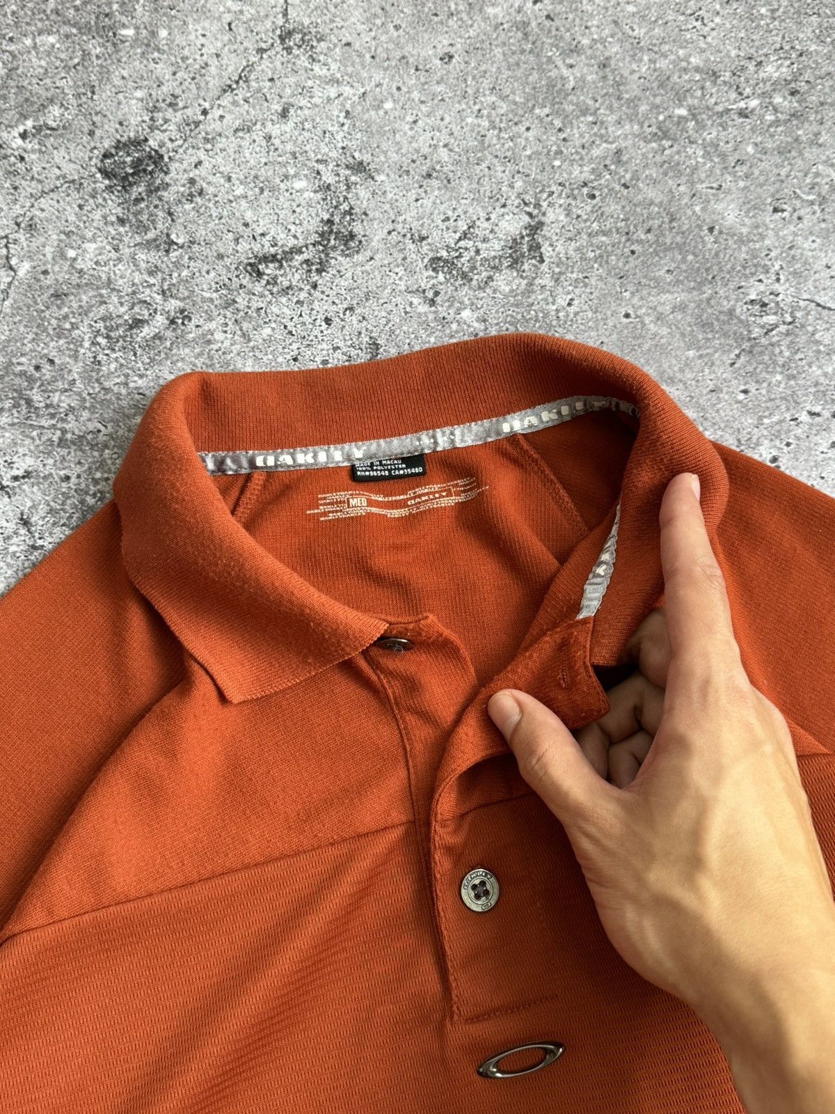 Oakley × Vintage Vintage Oakley metal logo oversized polo t-shirt Size US L / EU 52-54 / 3 - 5 Thumbnail