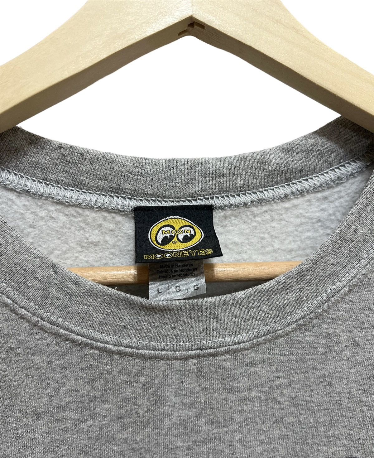 Japanese Brand Vintage 90s MOONEYES Big Logo Crewneck Sweatshirt Size L Size US L / EU 52-54 / 3 - 8 Thumbnail