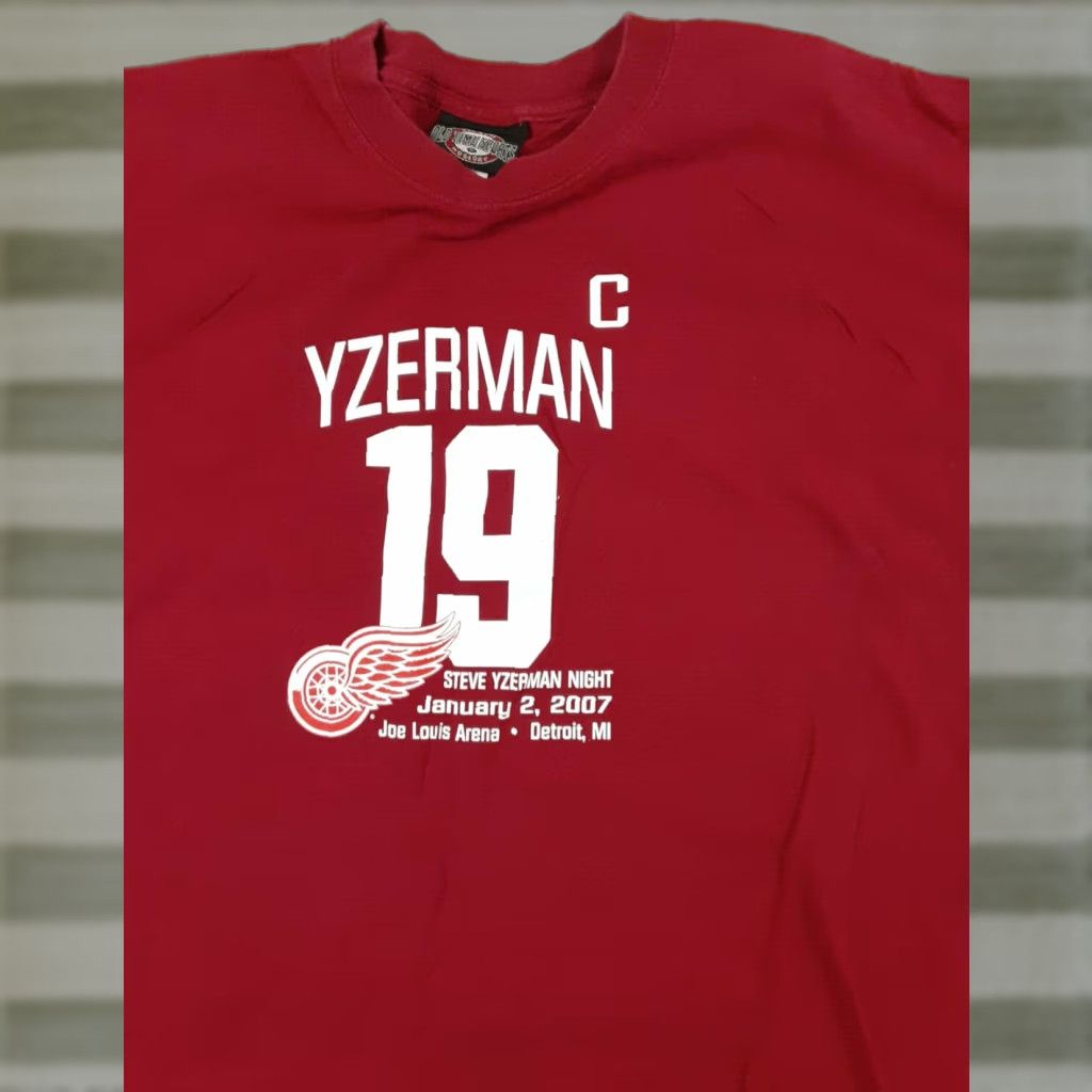 Vintage VINTAGE Detroit Red Wings Steve Yzerman Night at Joe Louis Arena T-Shirt XL Size US XL / EU 56 / 4 - 1 Thumbnail