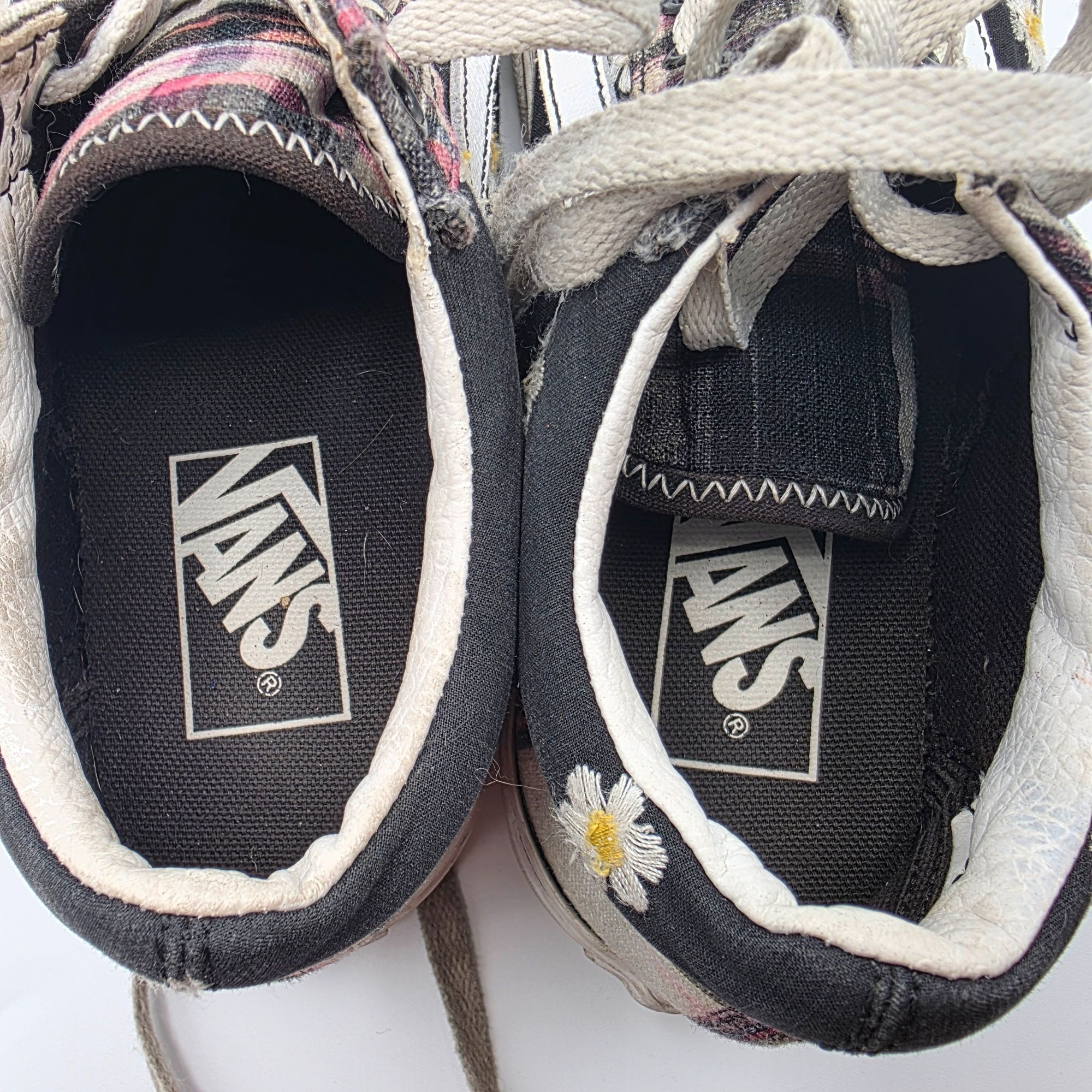 Vans Vans Old Skool Womens Size 6 Black Floral Plaid Patchwork Sn Size US 6 / IT 36 - 6 Thumbnail