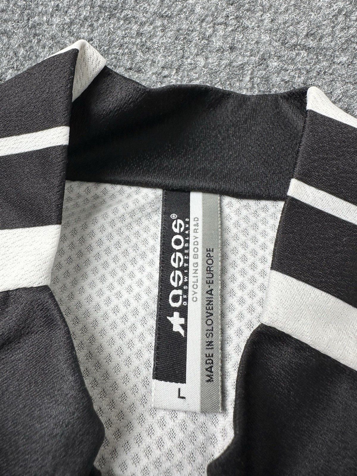 Other Mens Cycling Assos Mille Black White Zip Jersey, Size L Size US L / EU 52-54 / 3 - 5 Thumbnail