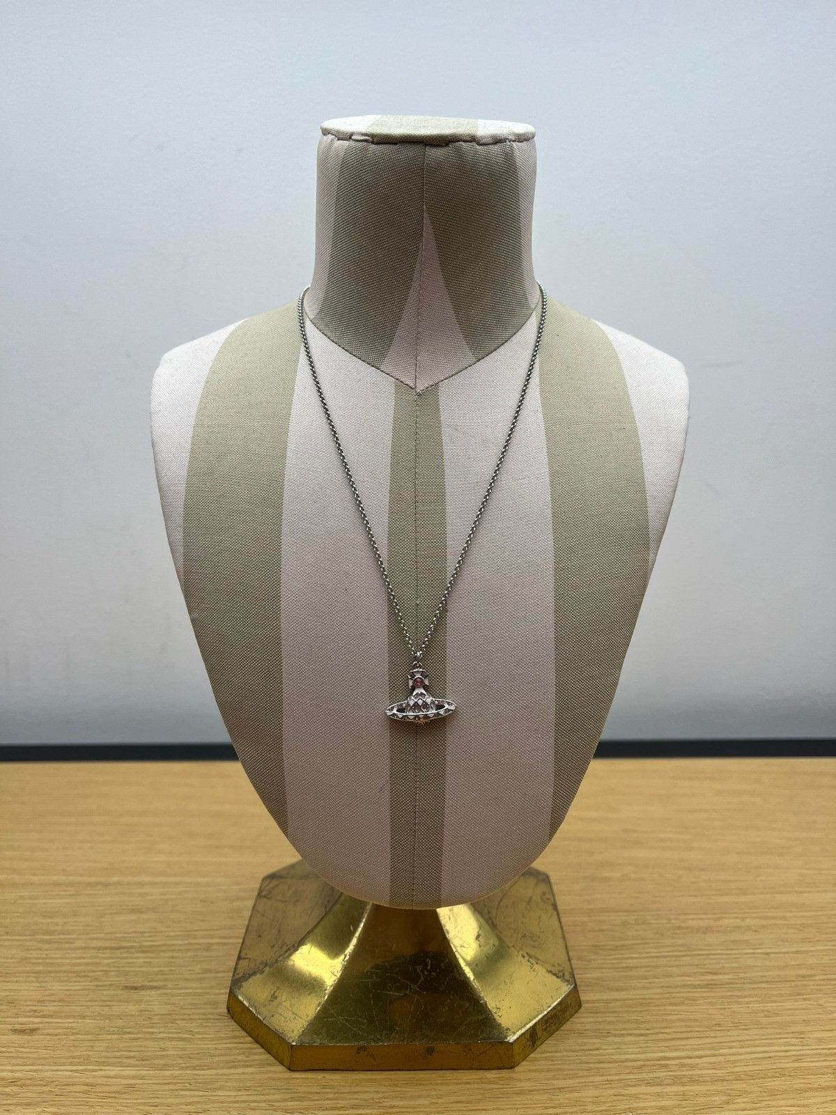 Vivienne Westwood o1f1d3z1025 Size: OS / Harlequin Small Bas Relief Necklaces Size ONE SIZE - 1 Thumbnail