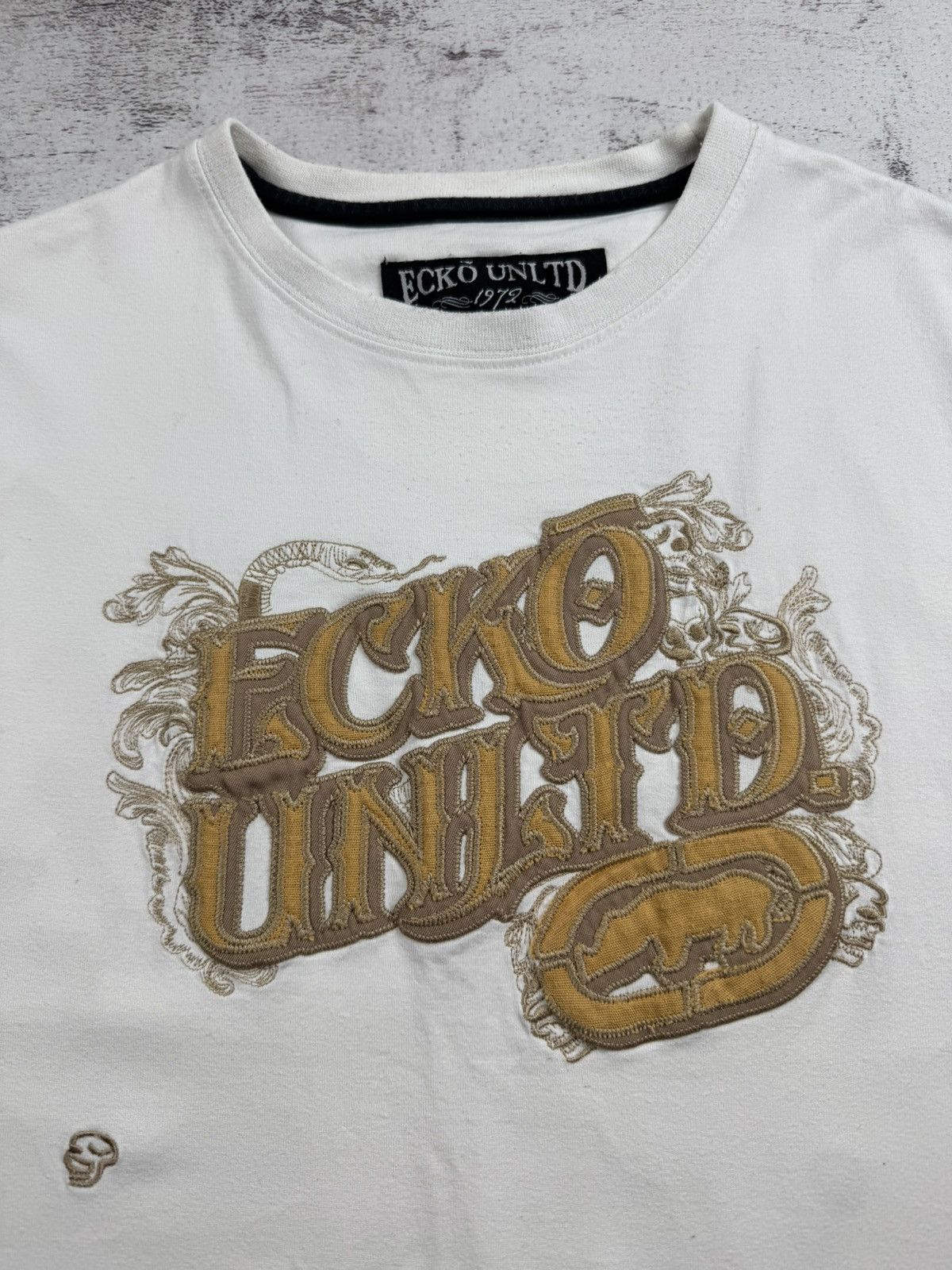 Ecko Unltd. Vintage Ecko Unltd Skate Rap Gold Print Hip Hop Rap White Skull Y2K T Shirt Tee Size US L / EU 52-54 / 3 - 10 Thumbnail