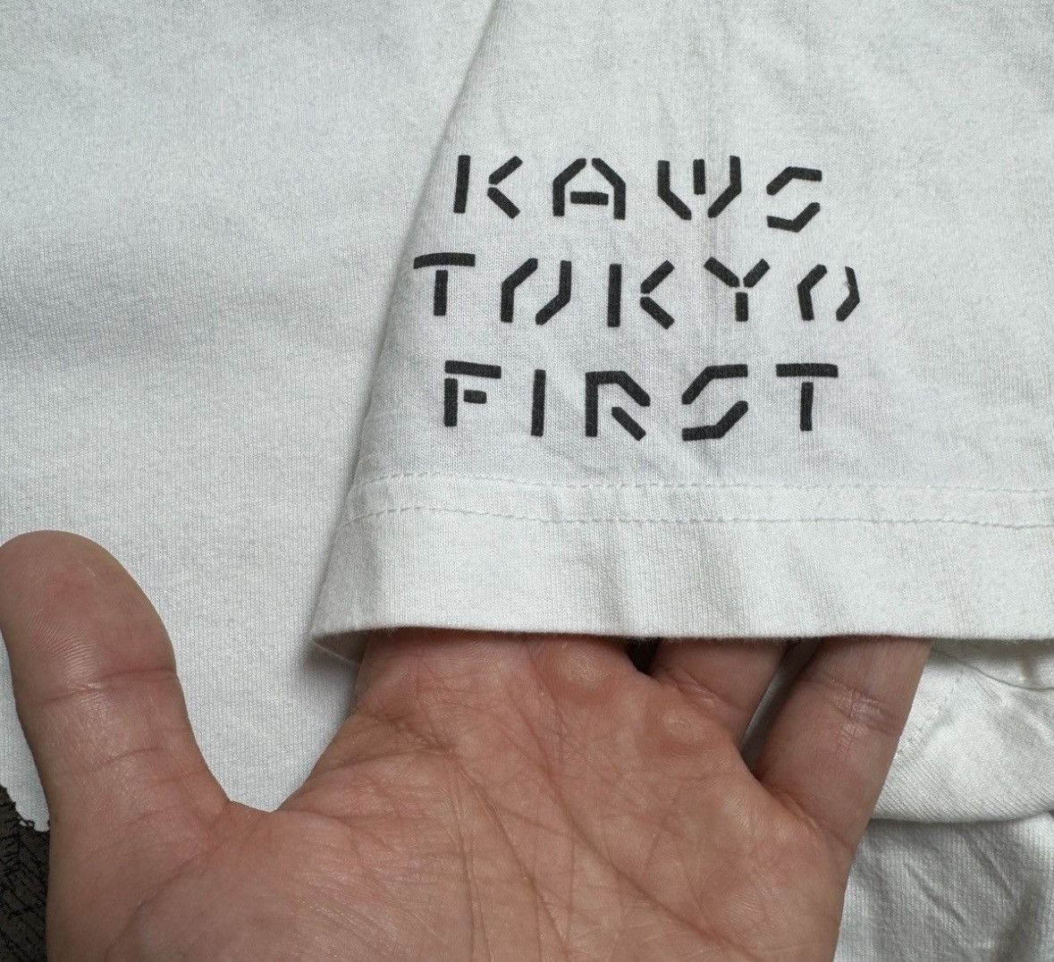 Japanese Brand Kaws x Uniqlo Tokyo artist graffiti tee Size US XL / EU 56 / 4 - 3 Thumbnail