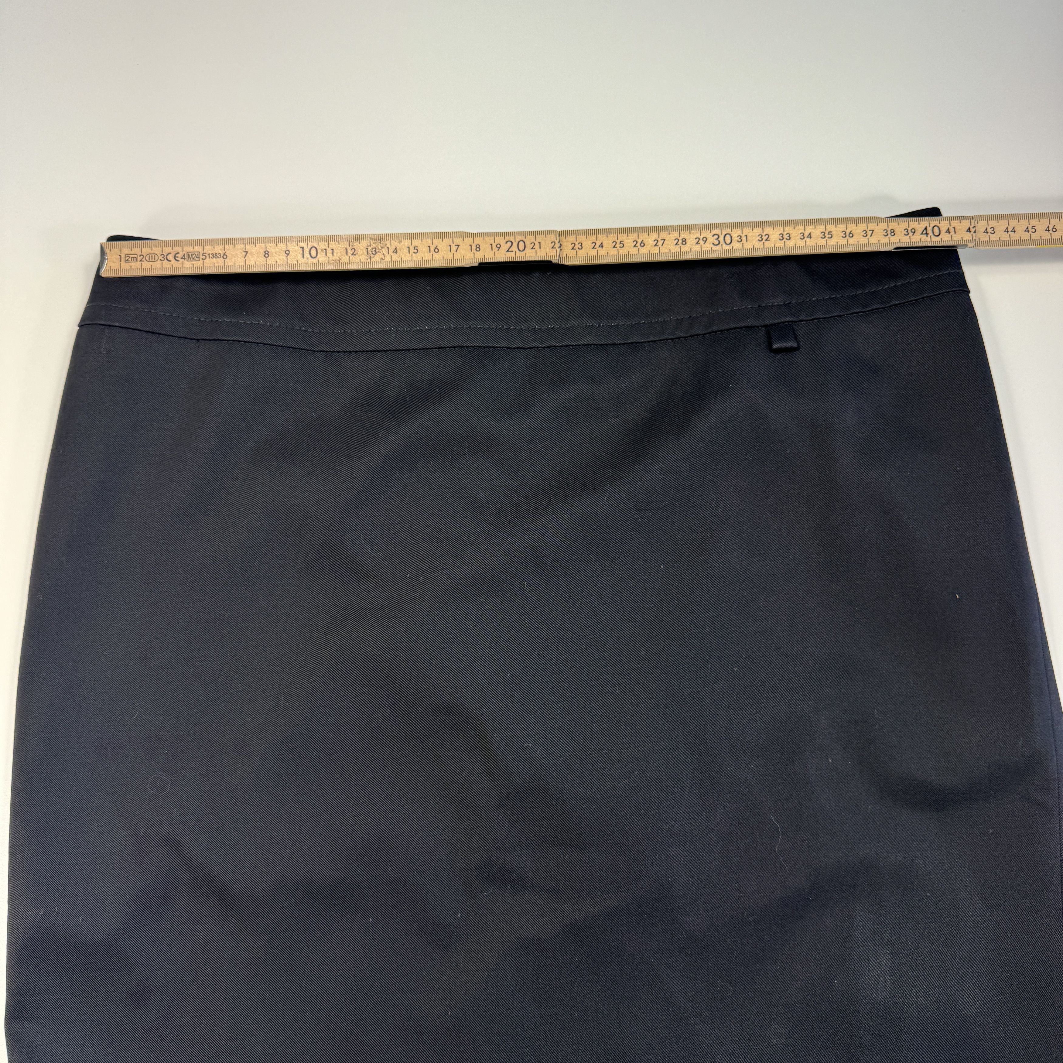 Gucci Gucci Penn Skirt, Made in Italy Size 30" / US 8 / IT 44 - 3 Thumbnail