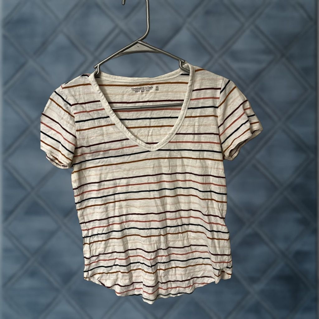 Abercrombie & Fitch Abercrombie & Fitch Women's Short Sleeve Top XS T-Shirt Striped V-Neck Pullover Casual Cotton Blend White W Strips Teens Shirt Size XS / US 0-2 / IT 36-38 - 1 Thumbnail