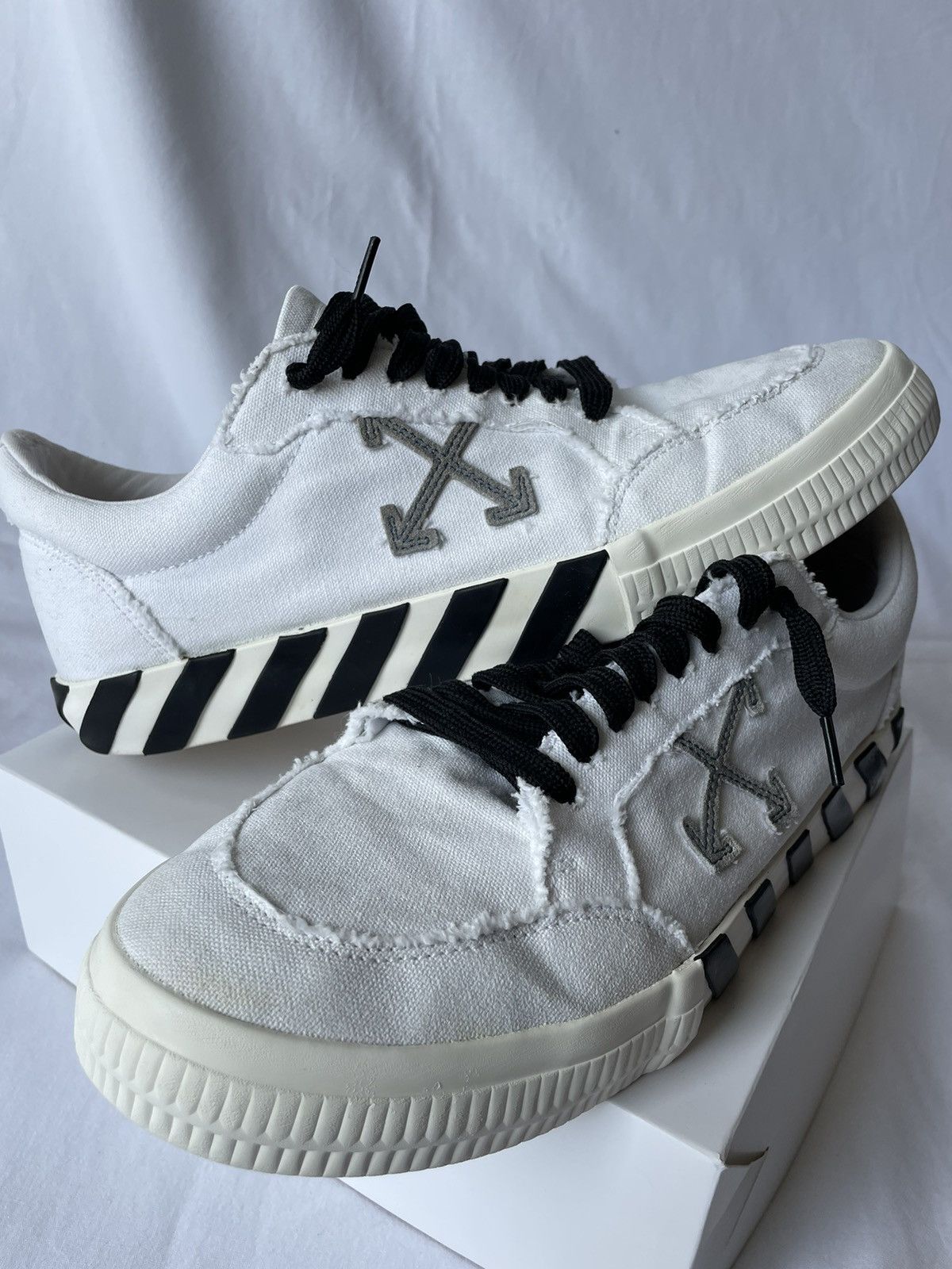 Off-White Off White Vulcanized Low sneakers Size US 10.5 / EU 43-44 - 1 Thumbnail