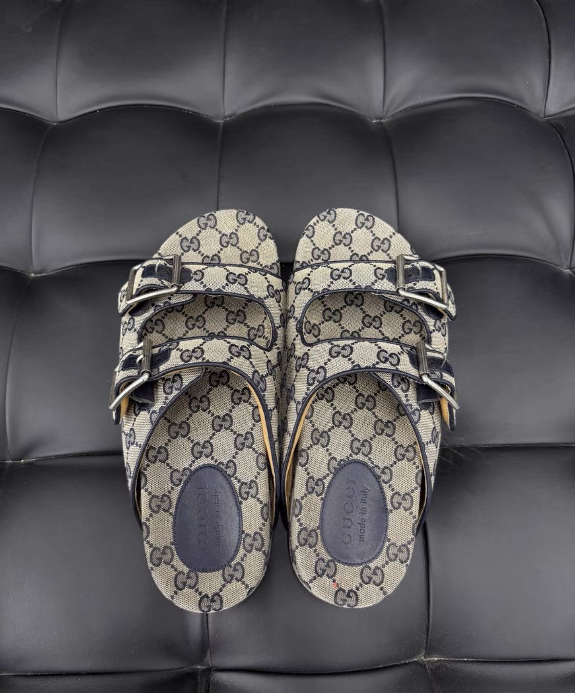 Gucci New Gucci Logo Print Slide Sandals. Size US 9 / EU 42 - 1 Thumbnail