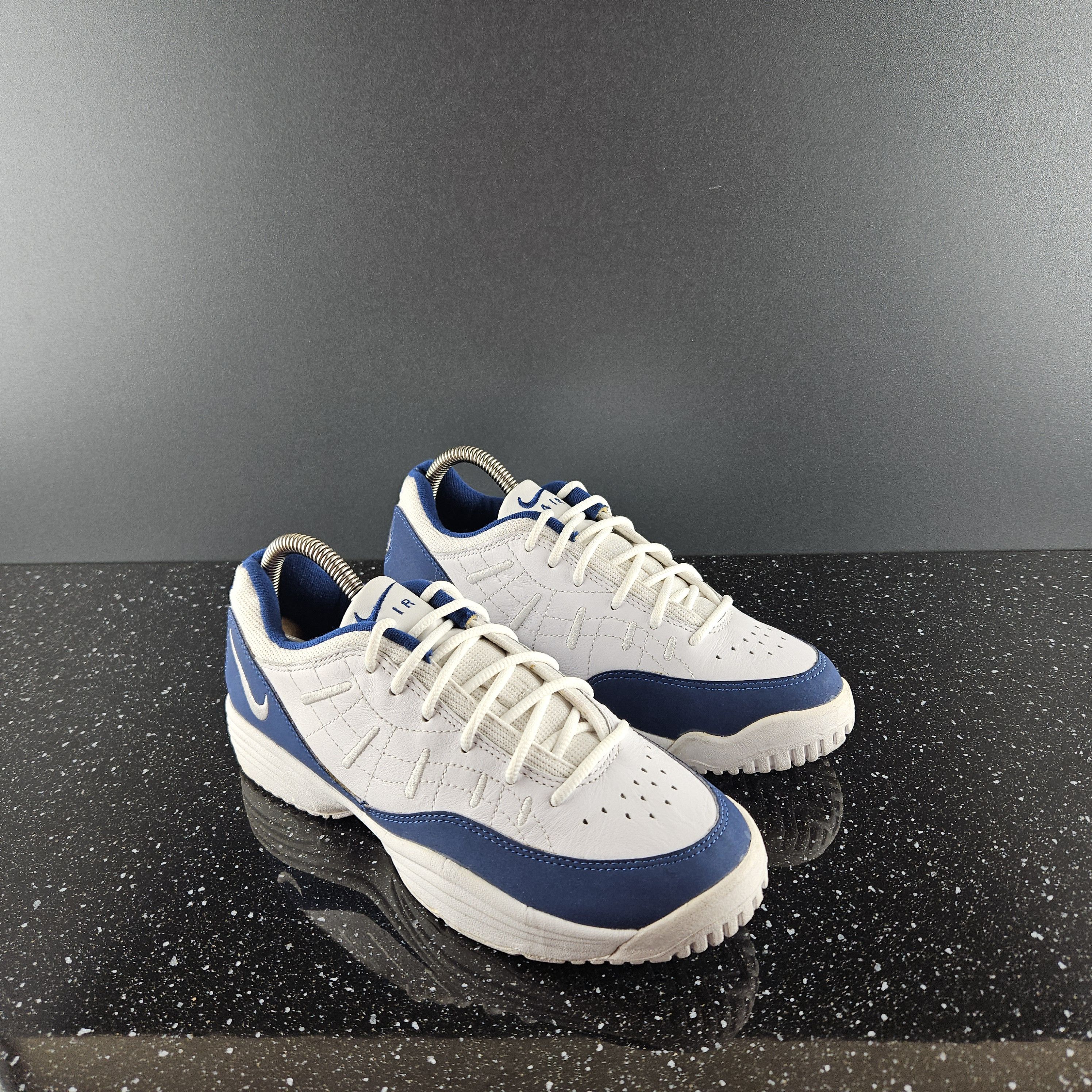 Nike Vintage Nike white trainers Sz 8.5 US Size US 8.5 / IT 38.5 - 4 Thumbnail