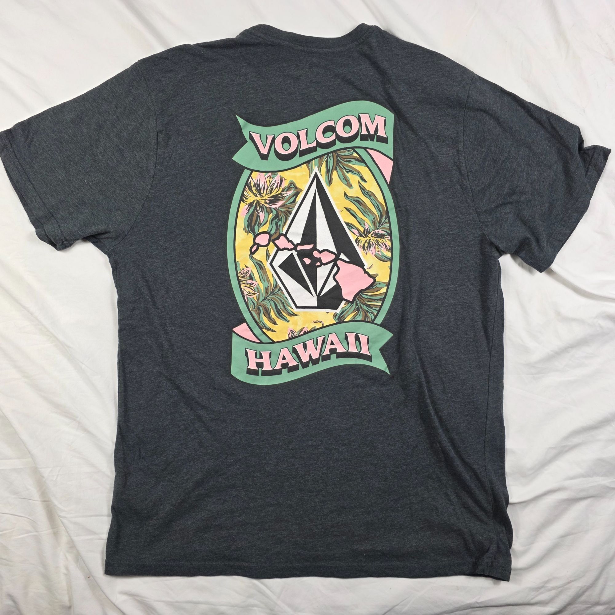 Volcom Volcom Modern Fit Mens XXL Gray Hawaii Graphic T-Shirt Casua Size US XXL / EU 58 / 5 - 1 Thumbnail