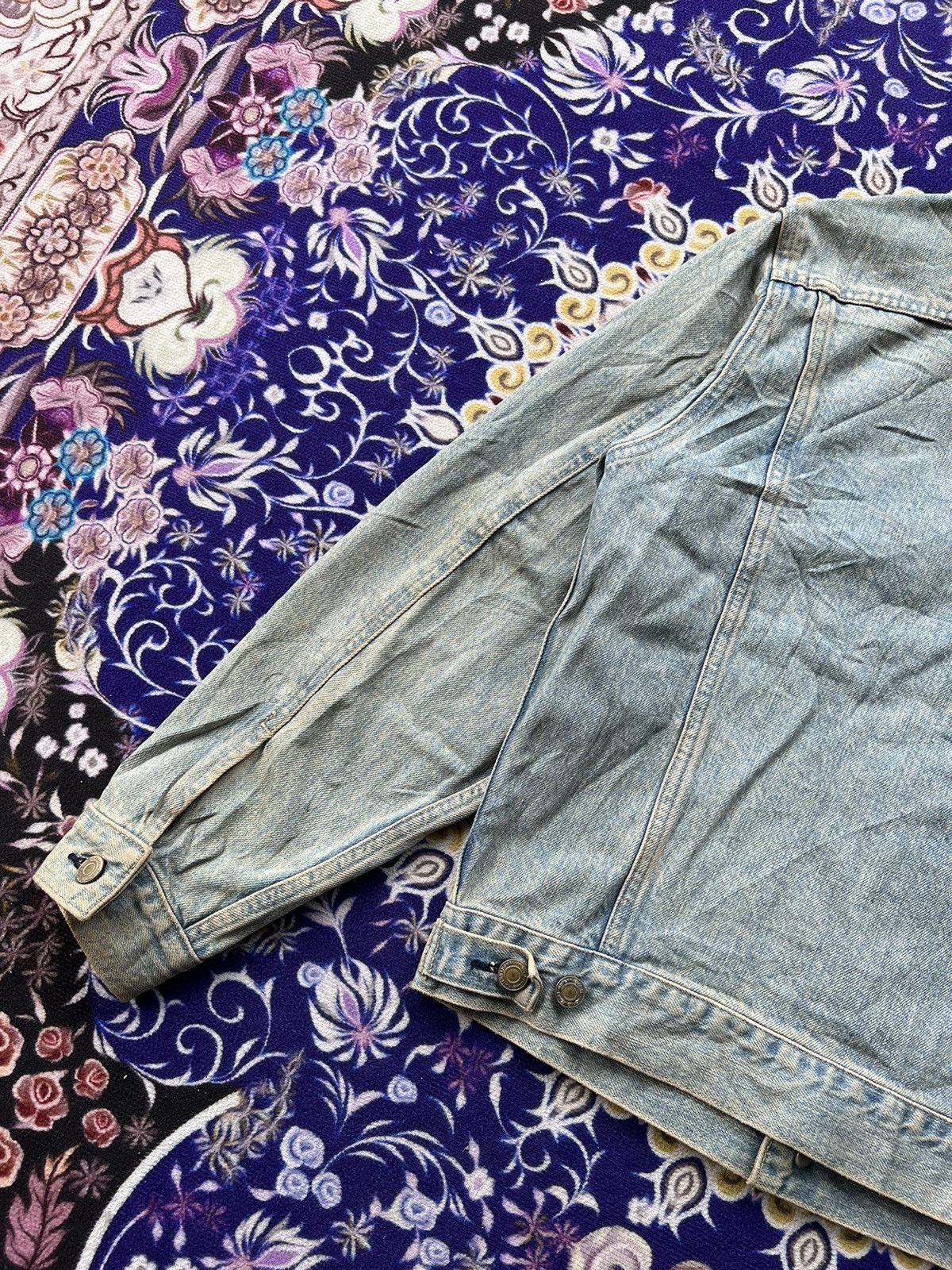 Japanese Brand (L) Vintage Blue Way Japanese Brand Sand Wash Denim Jacket Size US L / EU 52-54 / 3 - 19 Thumbnail