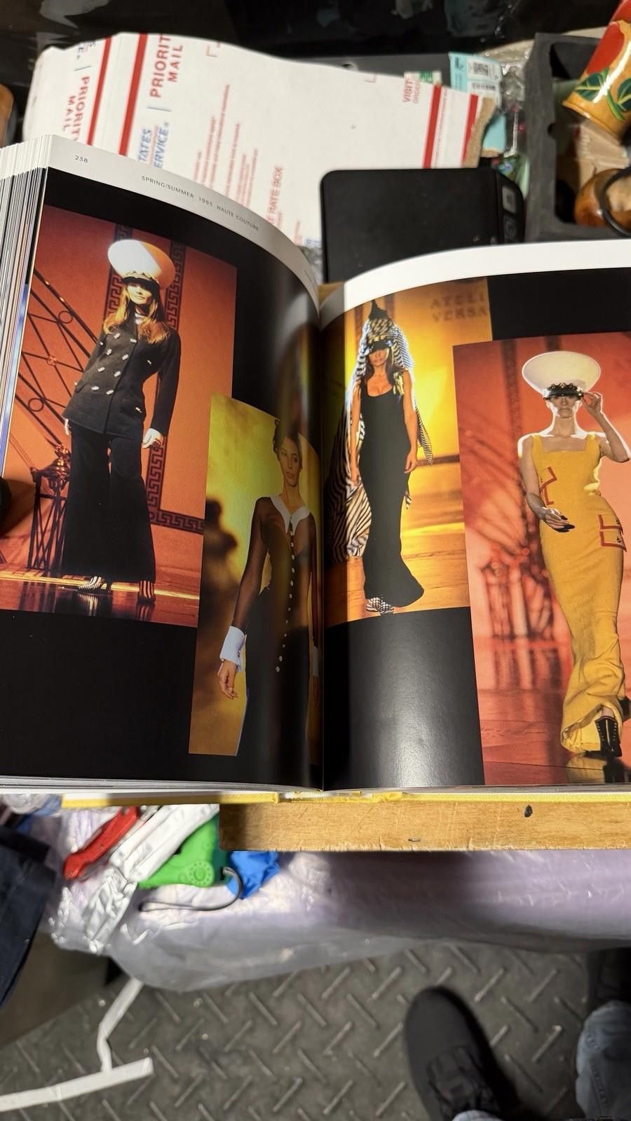 Other Versace Catwalk Hardcover Fashion Book Yale University Press Size ONE SIZE - 9 Thumbnail
