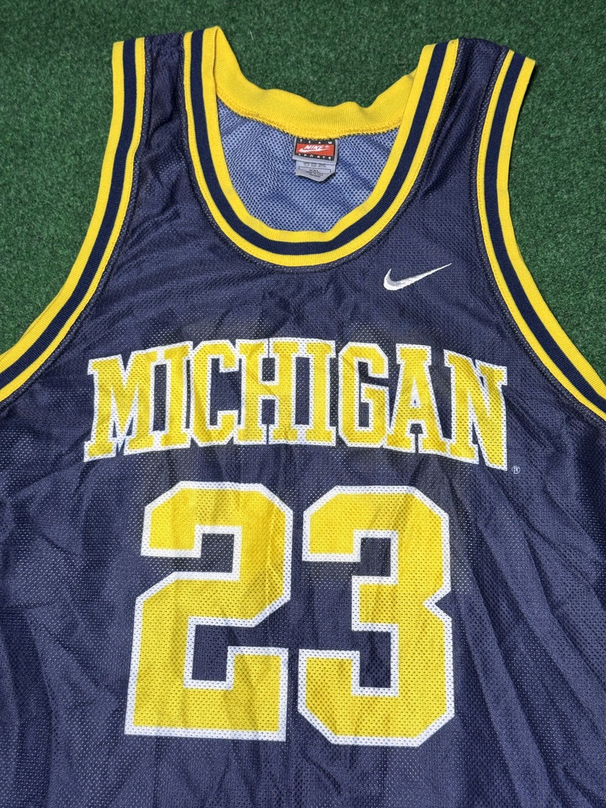 NBA × Nike × Vintage Vintage 90s Nike Michigan State Wolverine Basketball Jersey Size US XXL / EU 58 / 5 - 2 Thumbnail