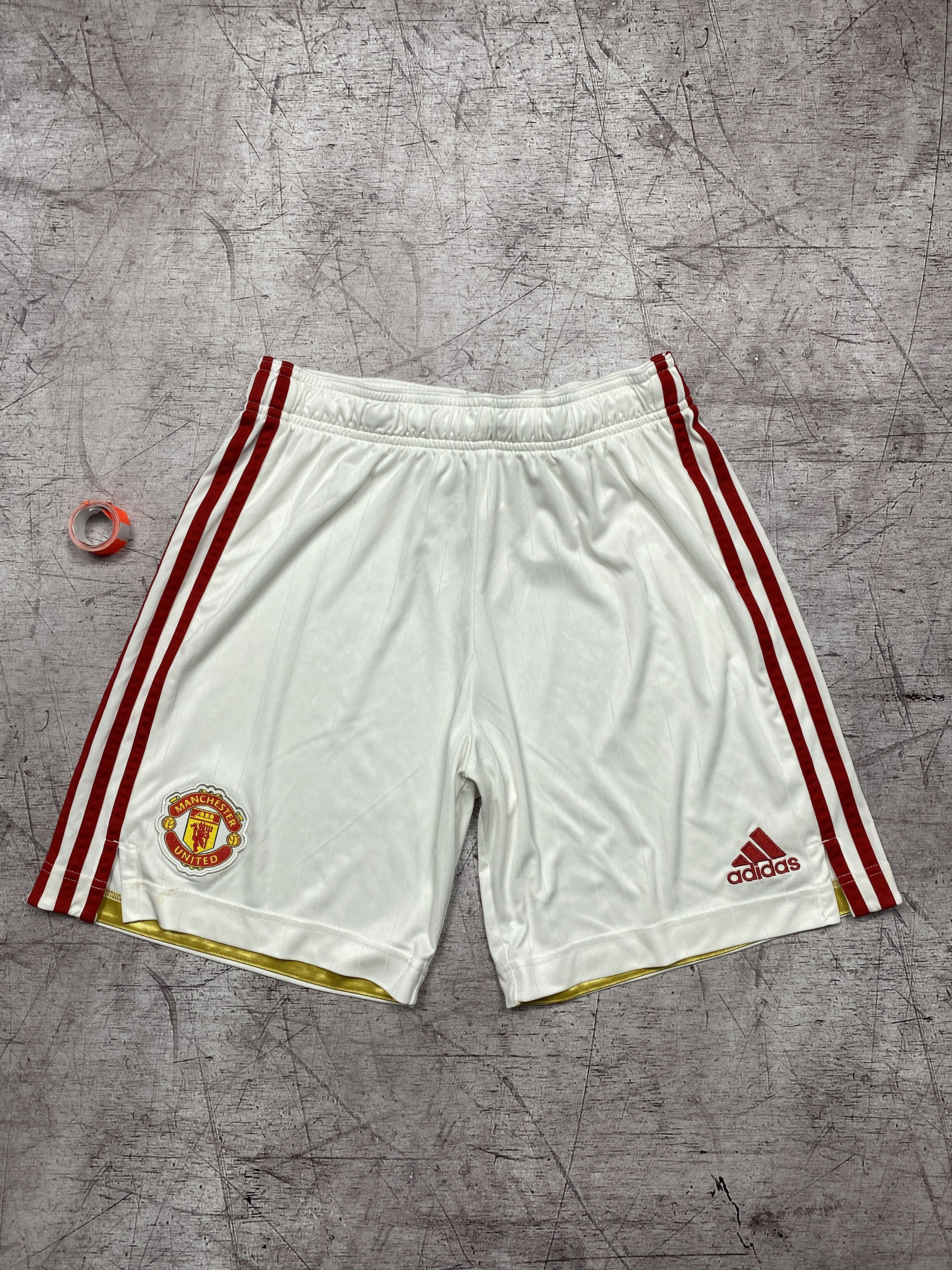 Adidas Adidas Manchester United Vintage Mens Shorts Size US 32 / EU 48 - 1 Thumbnail