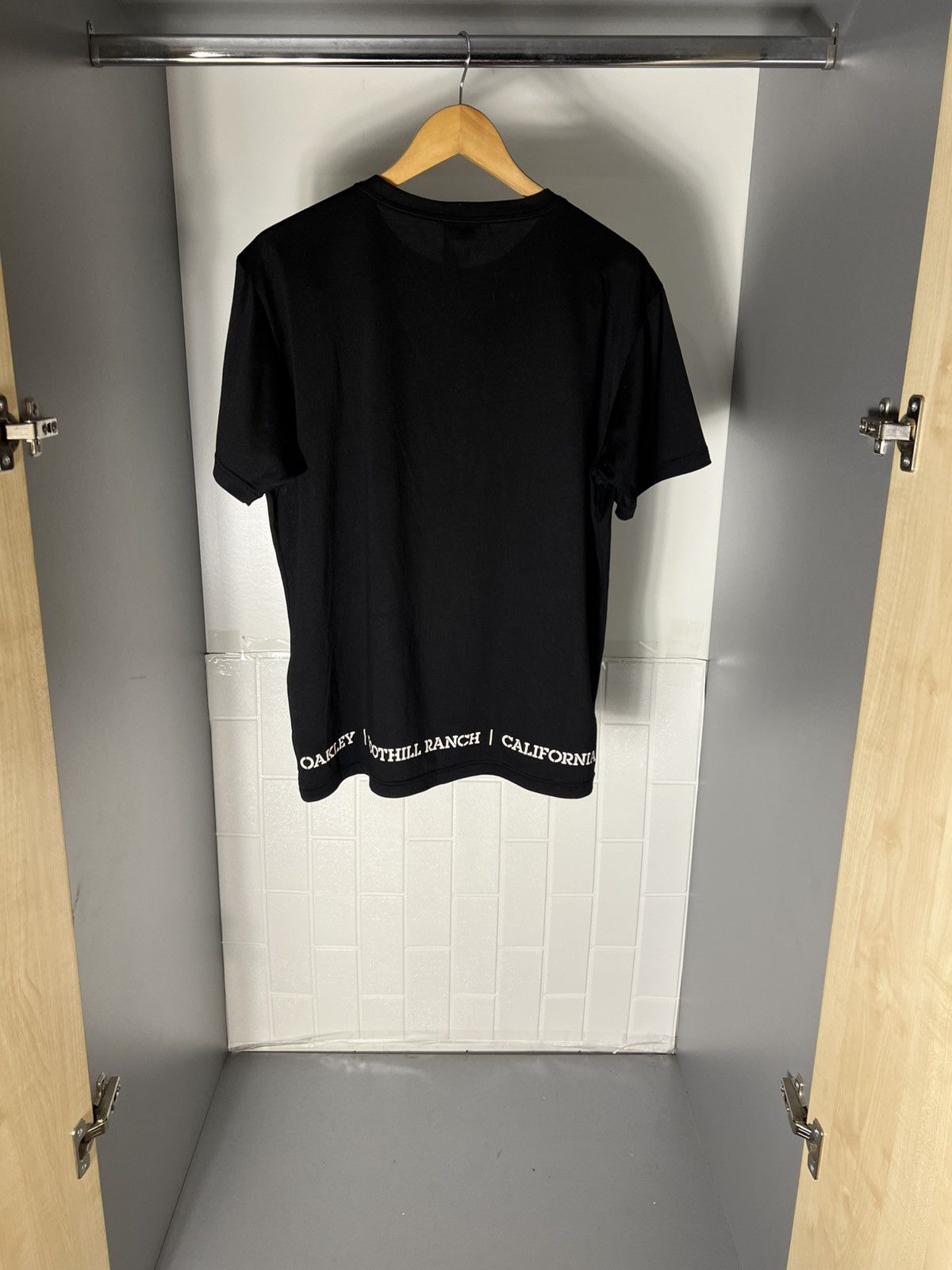 Oakley VINTAGE OAKLEY RUNNING T-SHIRT SURF DESIGNER RETRO Y2K 90s Size US L / EU 52-54 / 3 - 13 Thumbnail