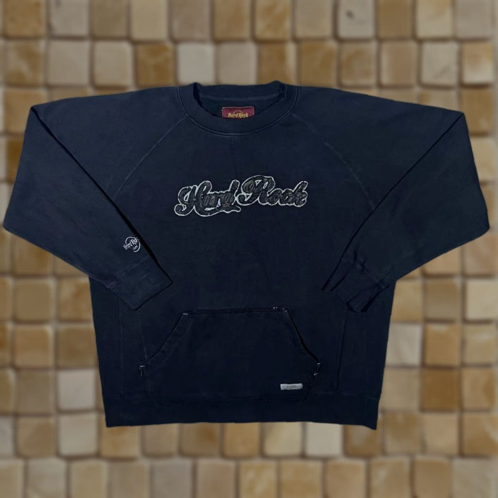 Hard Rock Cafe Hard Rock Cafe Atlanta Embroidered Souvenir Black Crewneck Sweatshirt XX L Men’s XXL Black Crewneck Sweatshirt Size US XXL / EU 58 / 5 - 1 Thumbnail