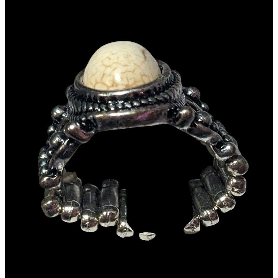 Other Victorian Style Silver Tone Stretch Ring With Marbled White Size ONE SIZE - 7 Thumbnail