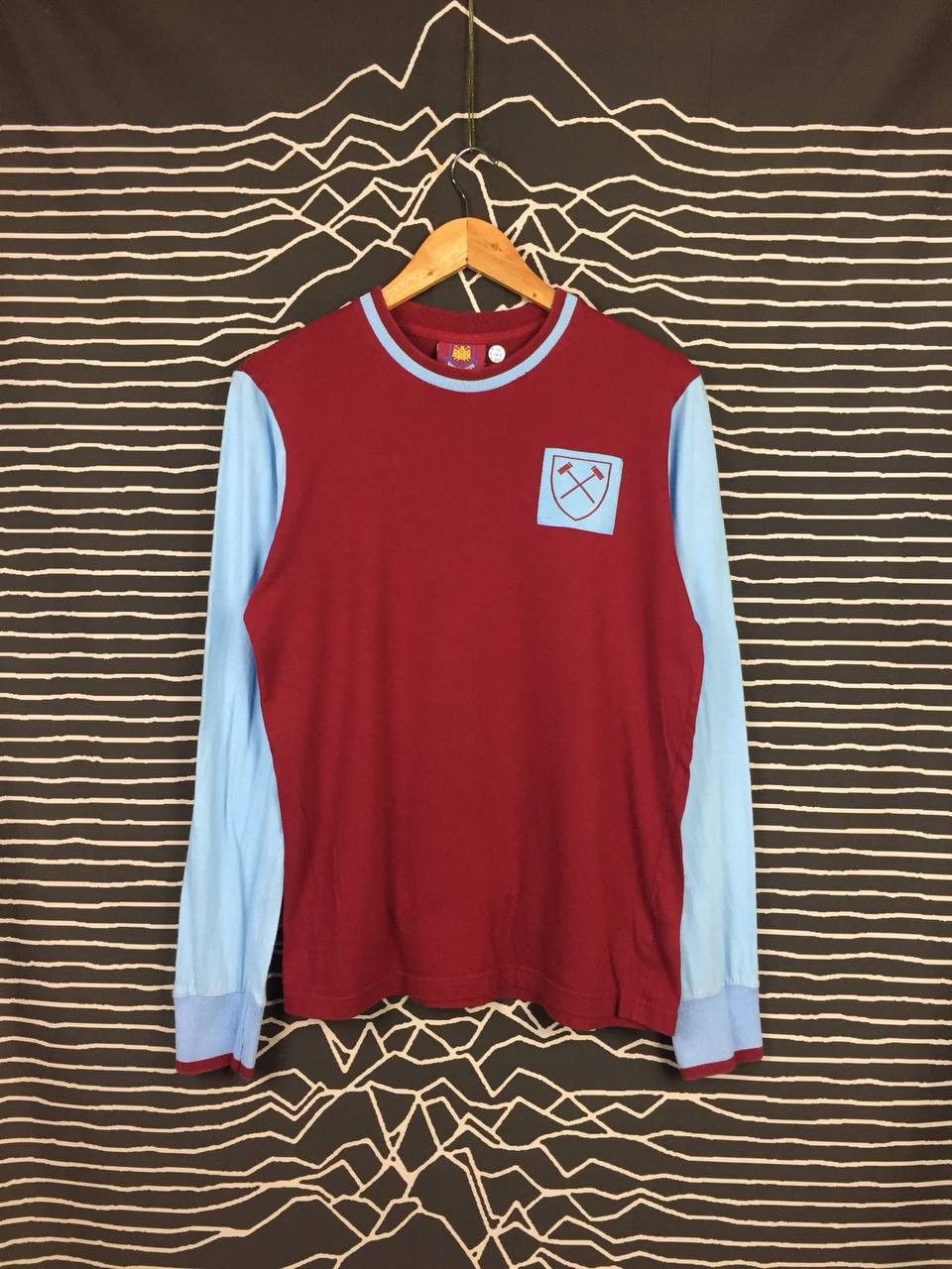 Vintage Official Merchandise West Ham United FC Longsleeve Tee Size US S / EU 44-46 / 1 - 1 Thumbnail