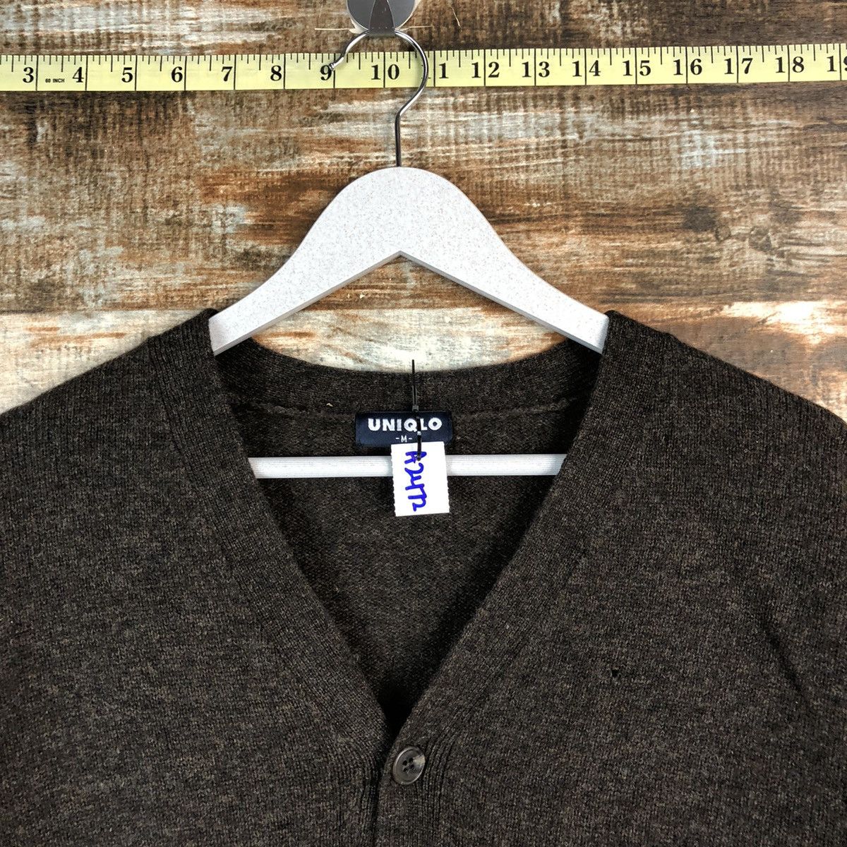 Uniqlo Uniqlo Dark Brown ripped Cardigan Knitwear #A2472 Size US M / EU 48-50 / 2 - 4 Thumbnail