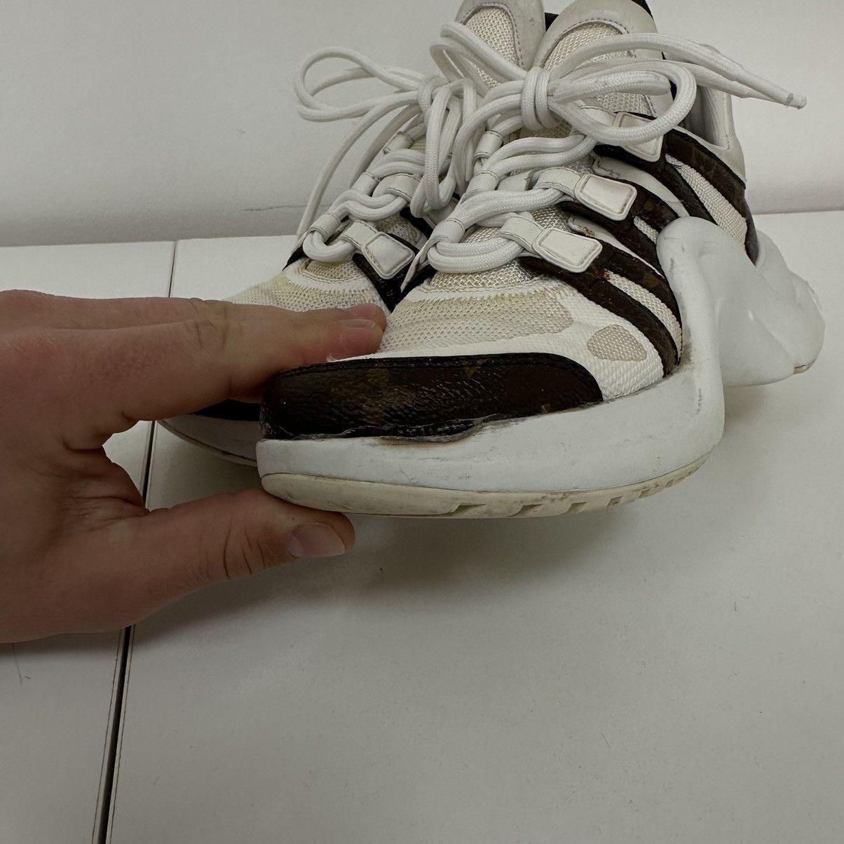 Louis Vuitton Louis Vuitton Archlight Trainer Monogram White Shoes Size US 6 / IT 36 - 5 Thumbnail