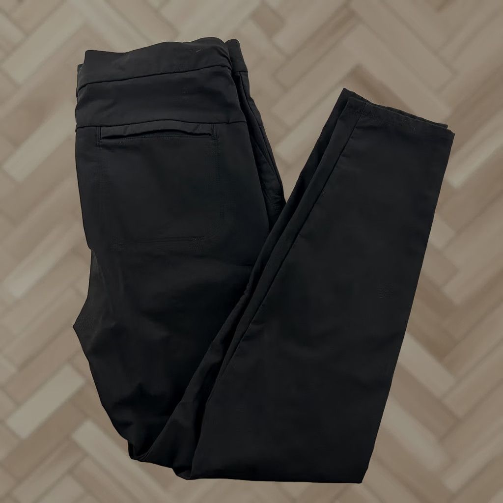 Athleta Athleta Wander Stash Skinny Pant Women's 12 Black Shirt? Size 34" / US 12 / IT 48 - 1 Thumbnail