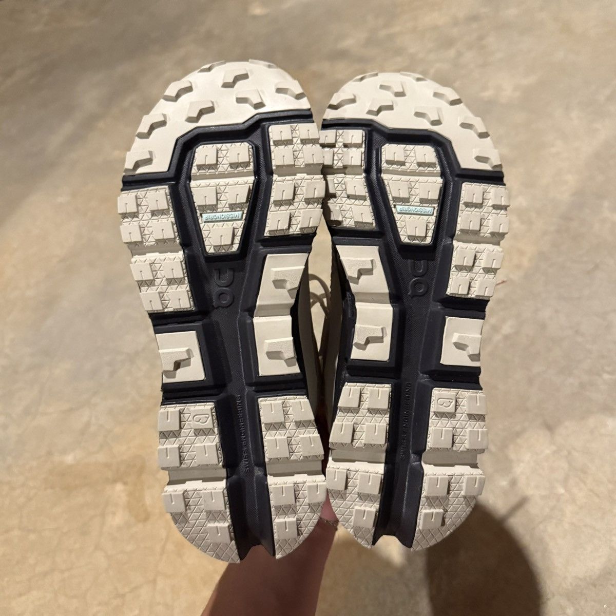 On On Running Cloudultra 2 Sand/Black US 7 Size US 7 / EU 40 - 9 Thumbnail