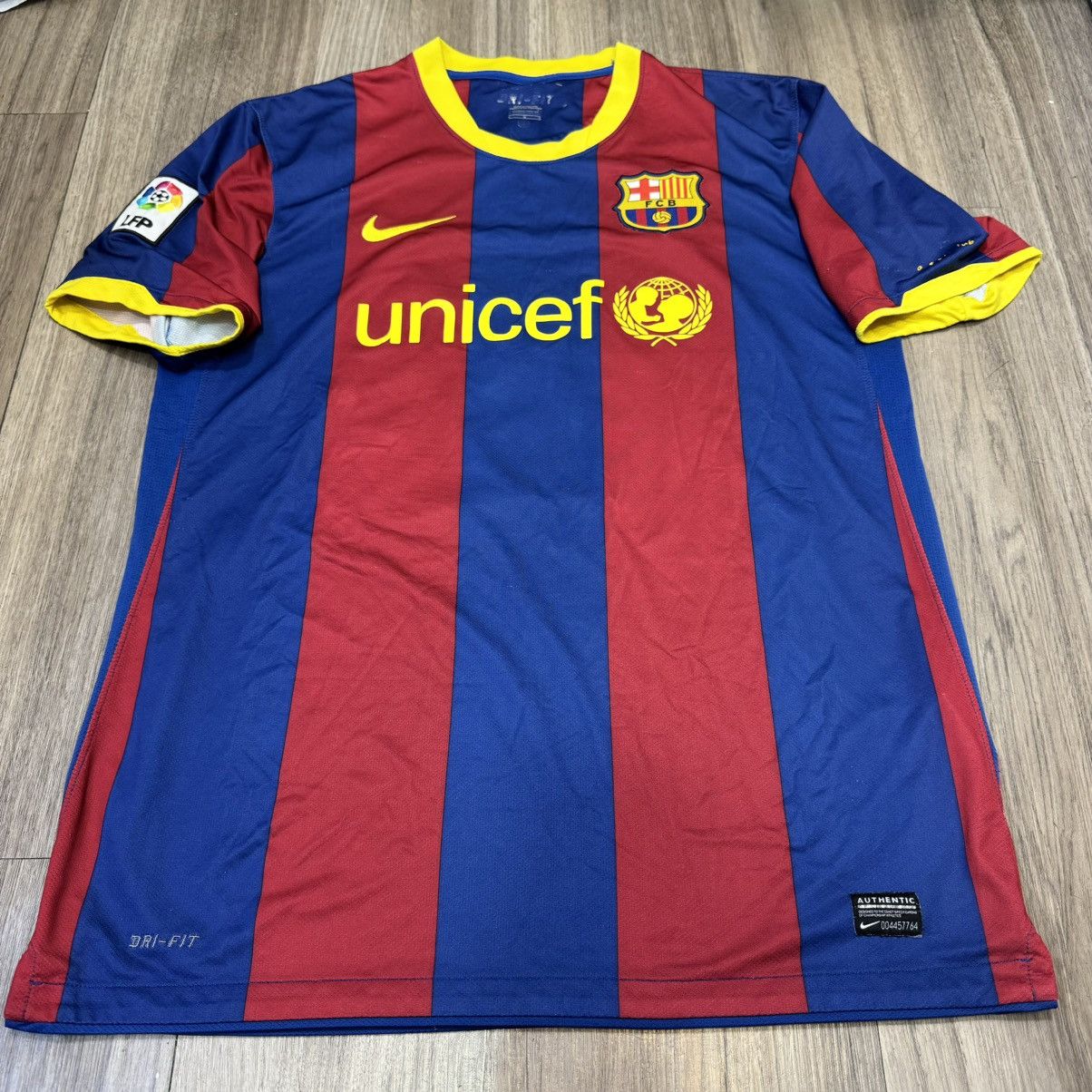 Nike Barcelona 10/11 home shirt #10 Messi Size US L / EU 52-54 / 3 - 1 Thumbnail