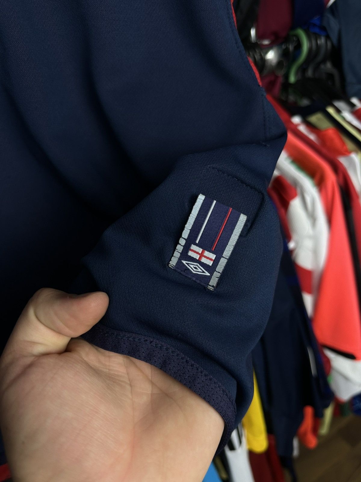 Umbro × Vintage Umbro England 2002-2004 Away Shirt Football Soccer Jersey Size US L / EU 52-54 / 3 - 8 Thumbnail