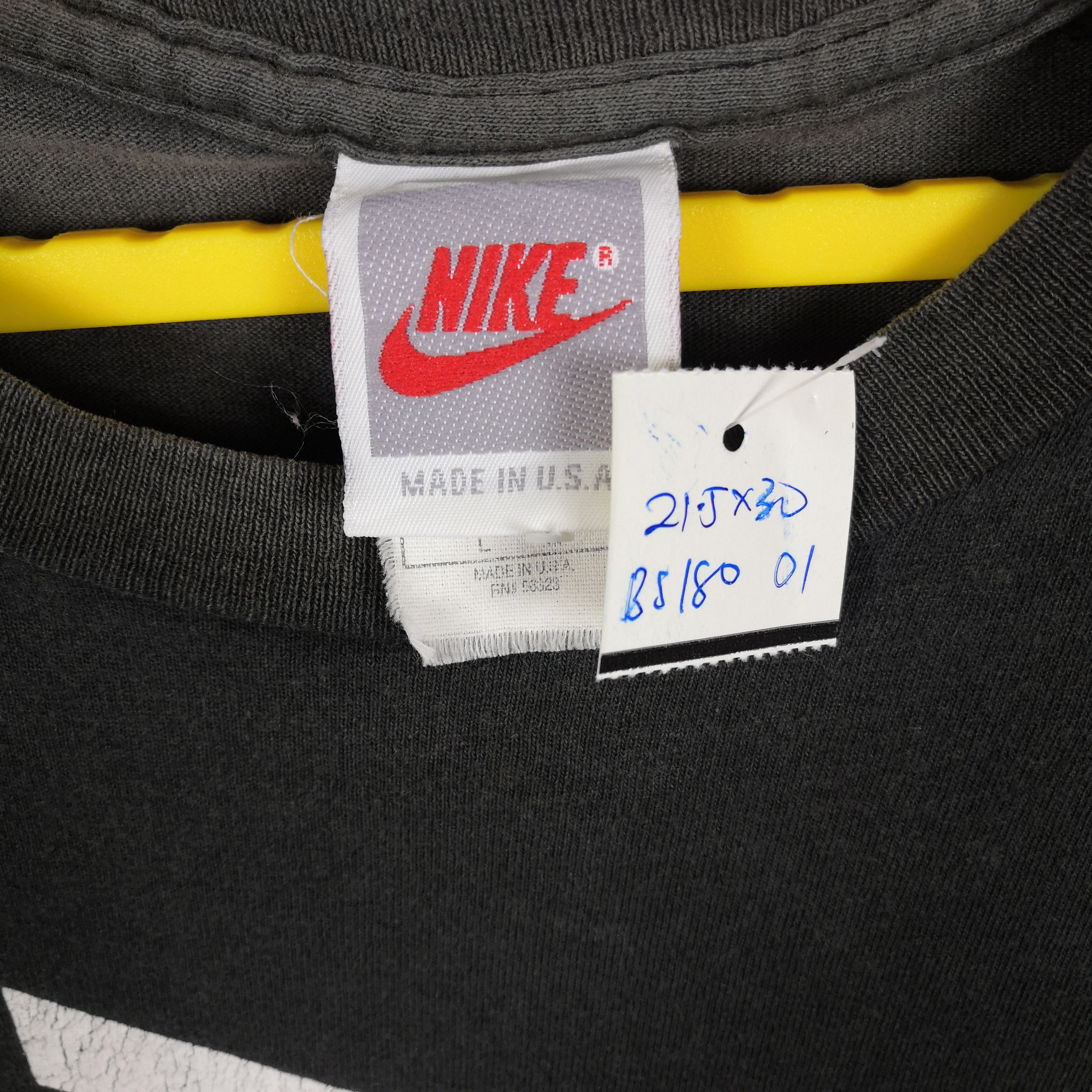 Nike Vintage Nike T-Shirt Nike Air MAX Swoosh Crewneck Tee Size US L / EU 52-54 / 3 - 7 Thumbnail