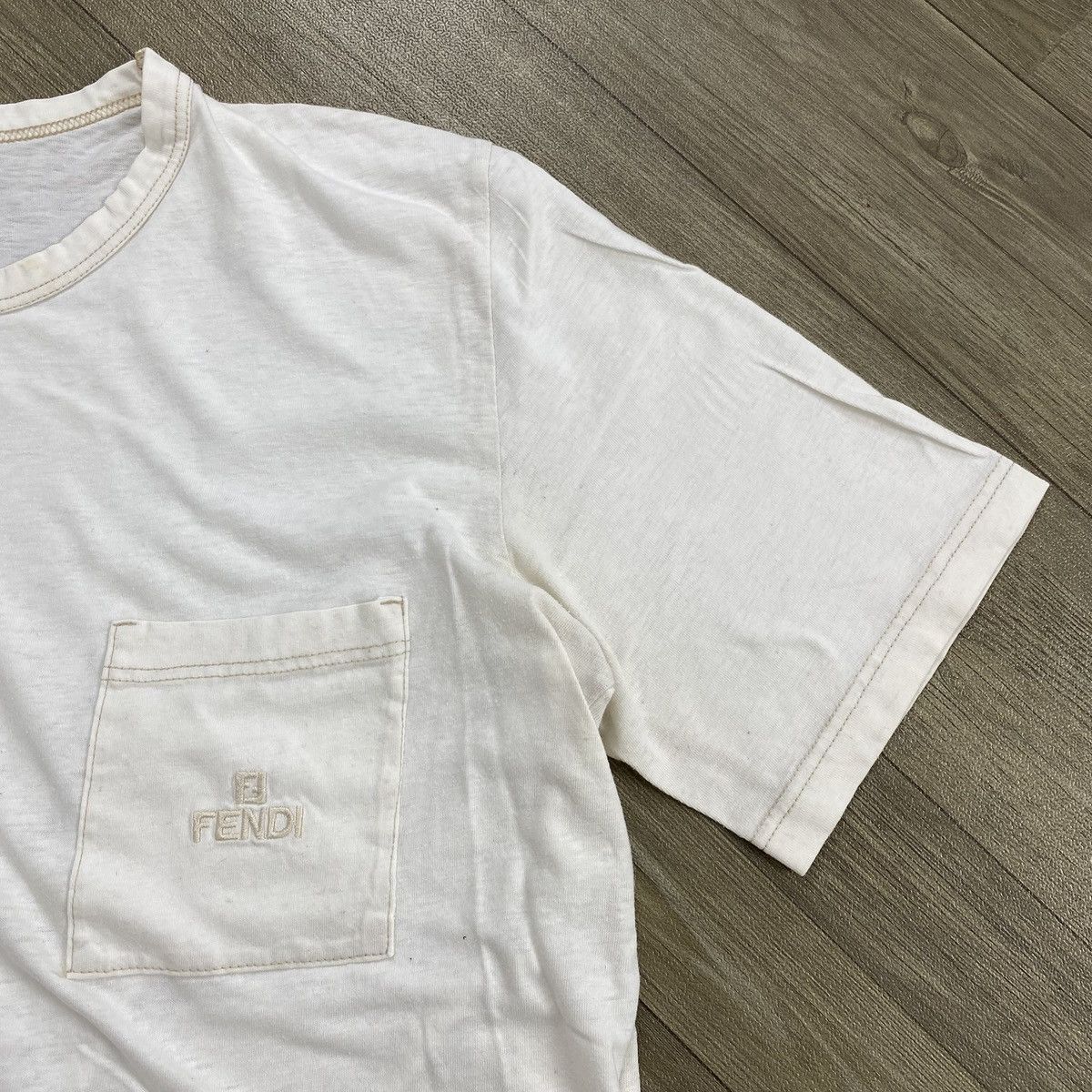 Fendi Vintage Fendi Italy Pocket Logo Luxury T-shirt Size US M / EU 48-50 / 2 - 8 Thumbnail