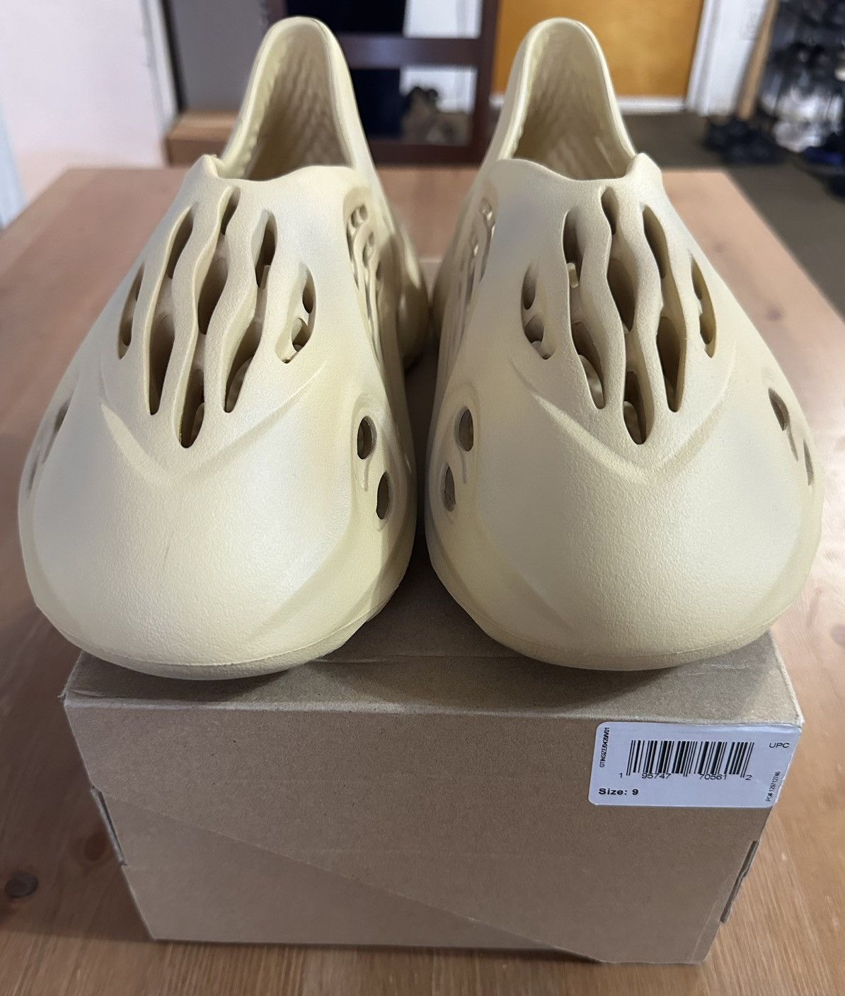 Adidas × Kanye West × Yeezy Yeezy Foam Rnnr Desert Sand Size US 9 / EU 42 - 1 Thumbnail