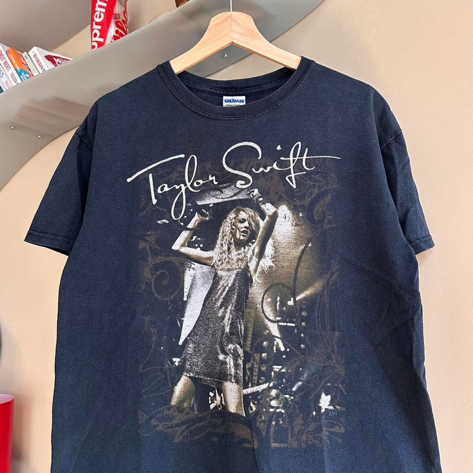 Band Tees Vintage Y2K Taylor Swift Shirt Size US M / EU 48-50 / 2 - 2 Thumbnail