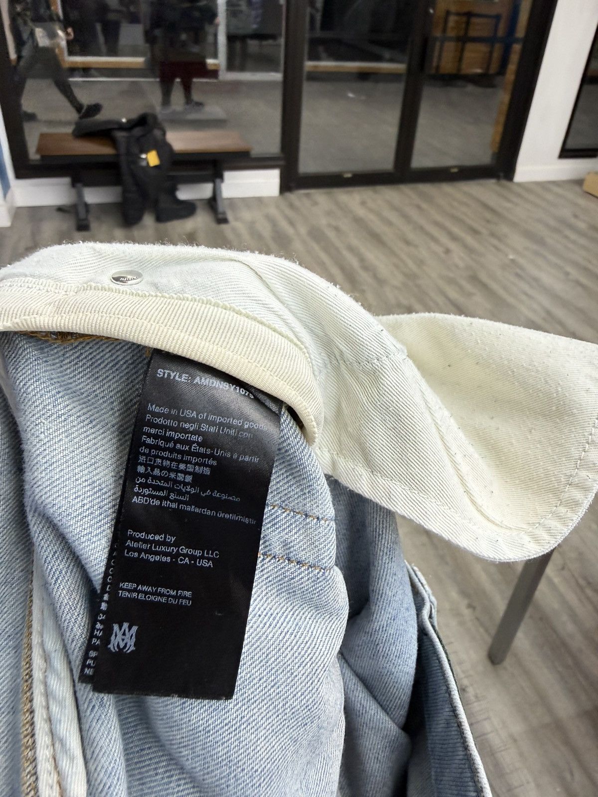 Amiri Amiri Distressed Light Wash Denim - Embroidered Logo Size US 29 - 6 Thumbnail