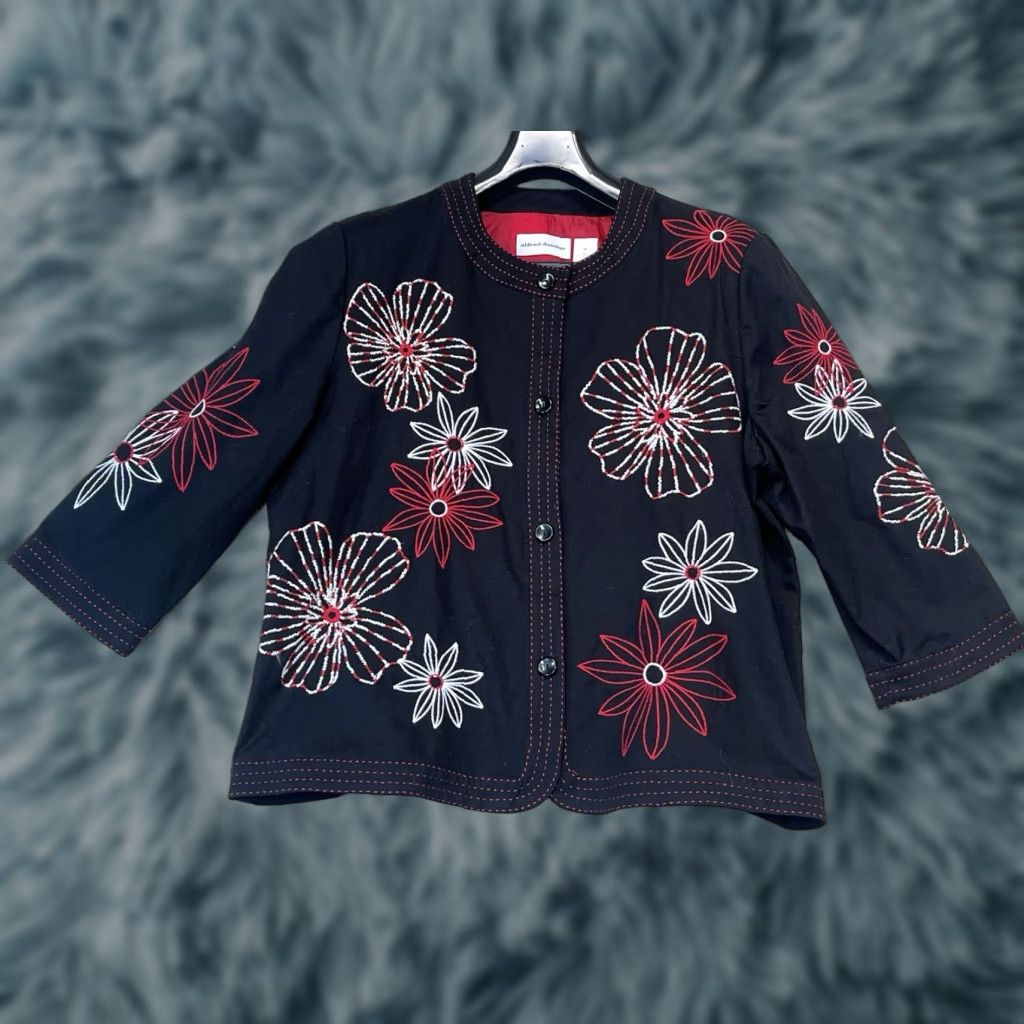 Vintage Alfred Dunner Women’s 18 Black Embroidered Flower Button Up Jacket Size XXL / US 16-18 / IT 52-54 - 1 Thumbnail