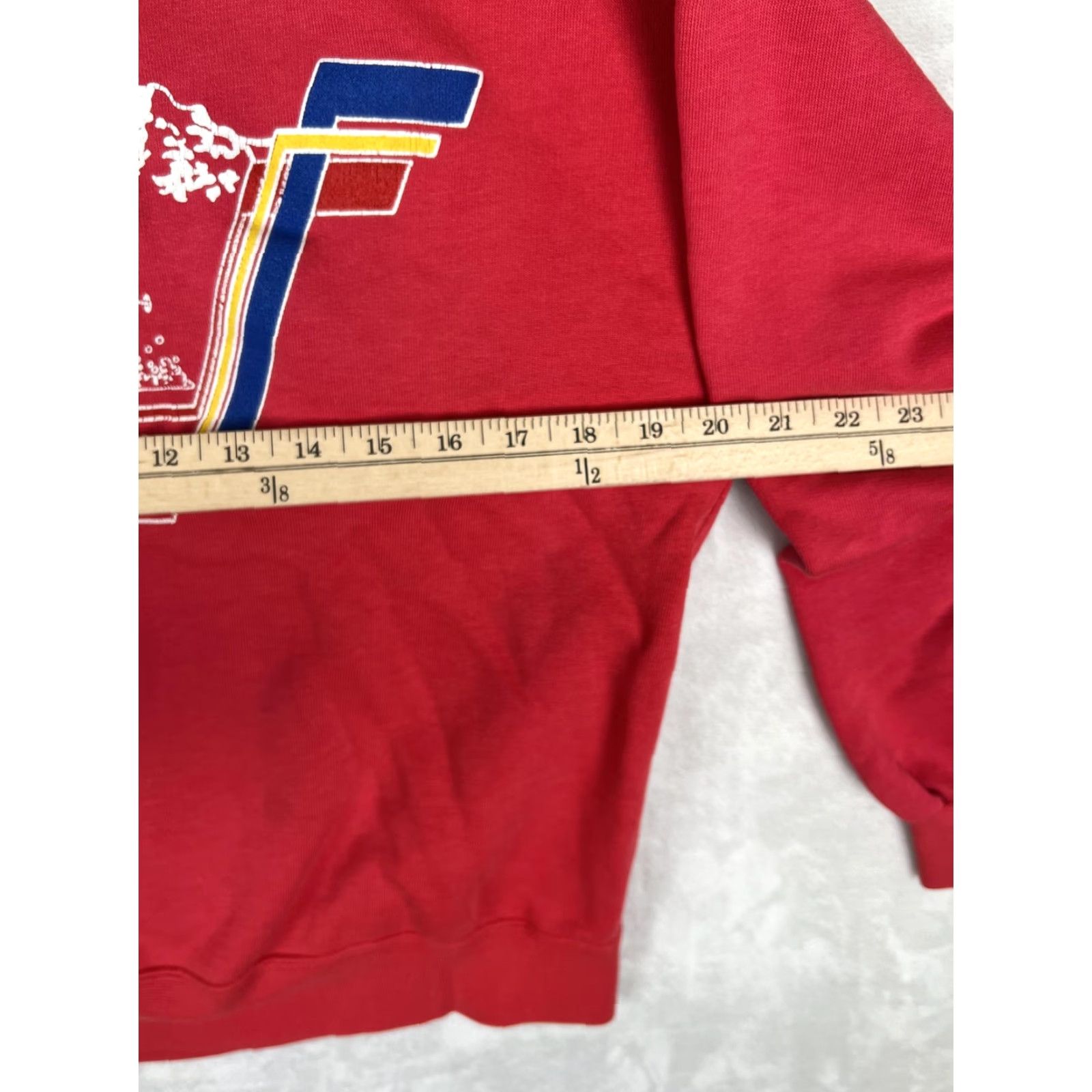 Vintage VINTAGE Interlaken Switzerland Ski Sweatshirt Mens M Red Fleece Crewneck Size US M / EU 48-50 / 2 - 7 Thumbnail