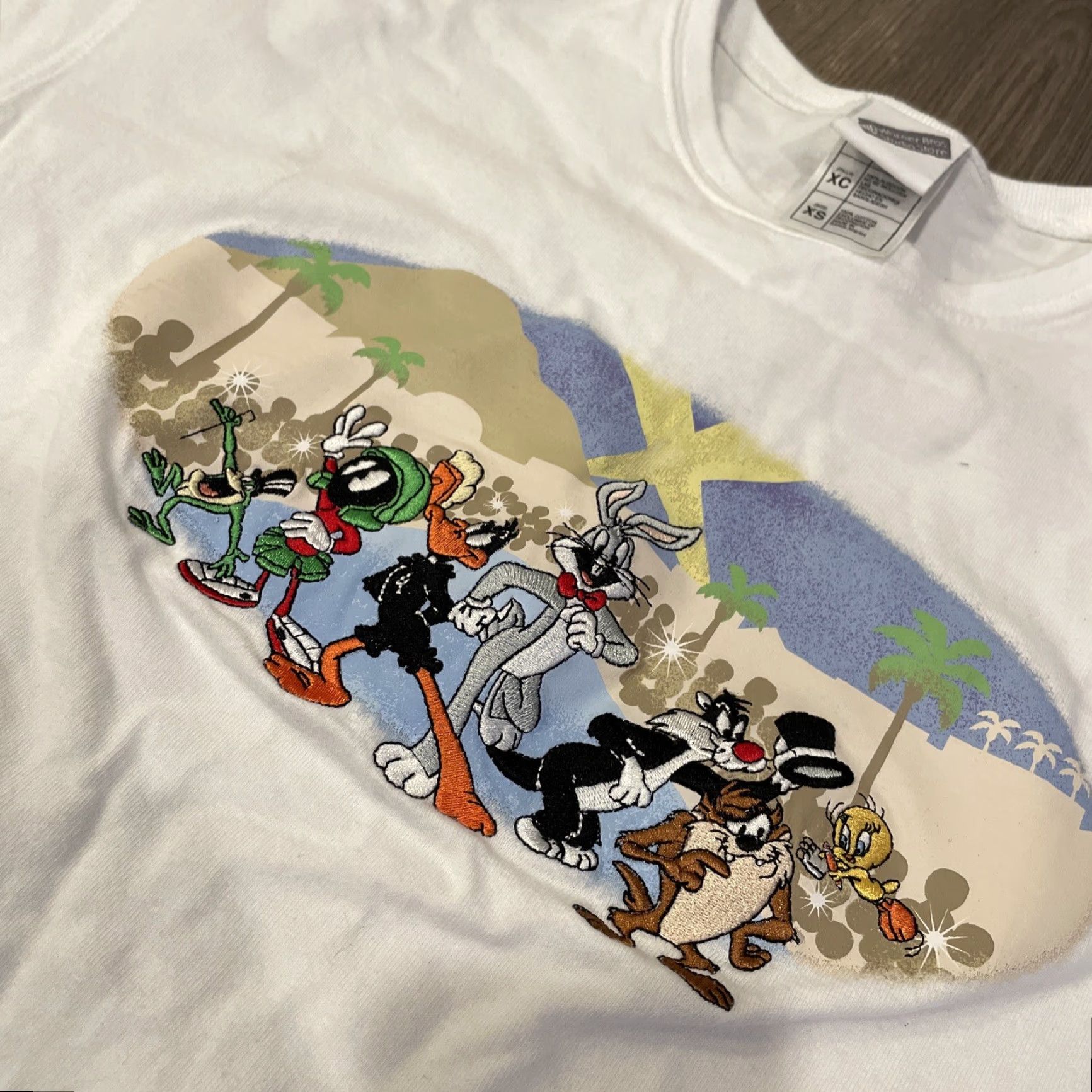 Vintage VINTAGE Warner Bros Looney Tunes Embroidered Characters T-Shirt XS White Men Short Sleeve Crew Neck 100% Cotton Embroidered Size US XS / EU 42 / 0 - 4 Thumbnail