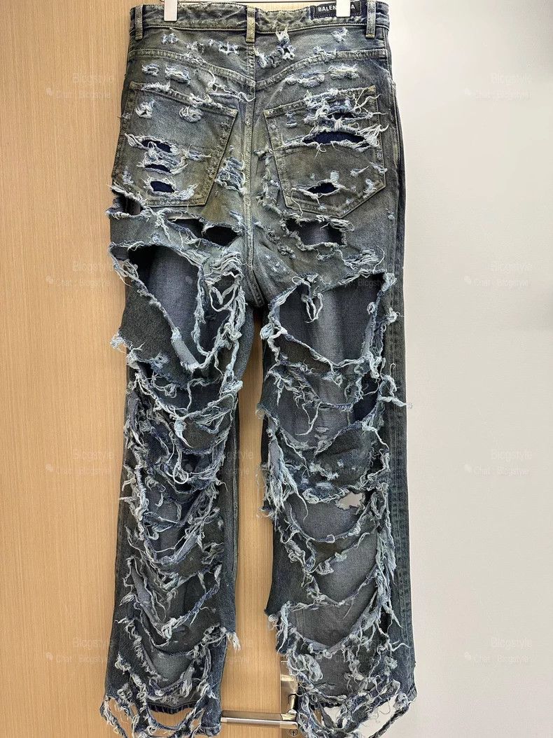 Balenciaga Balenciaga size XS Distressed Wide Leg Denim Pants Size US 27 - 6 Thumbnail