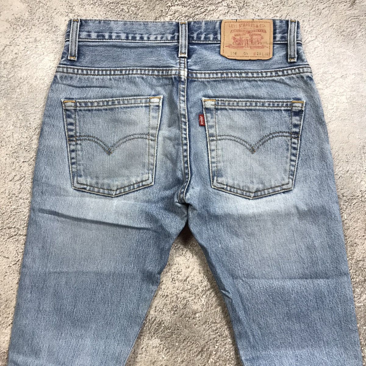 Vintage Vintage 90s Levis Distressed Baggy Jeans Grunge Y2K Logo 28 Size US 28 / EU 44 - 5 Thumbnail