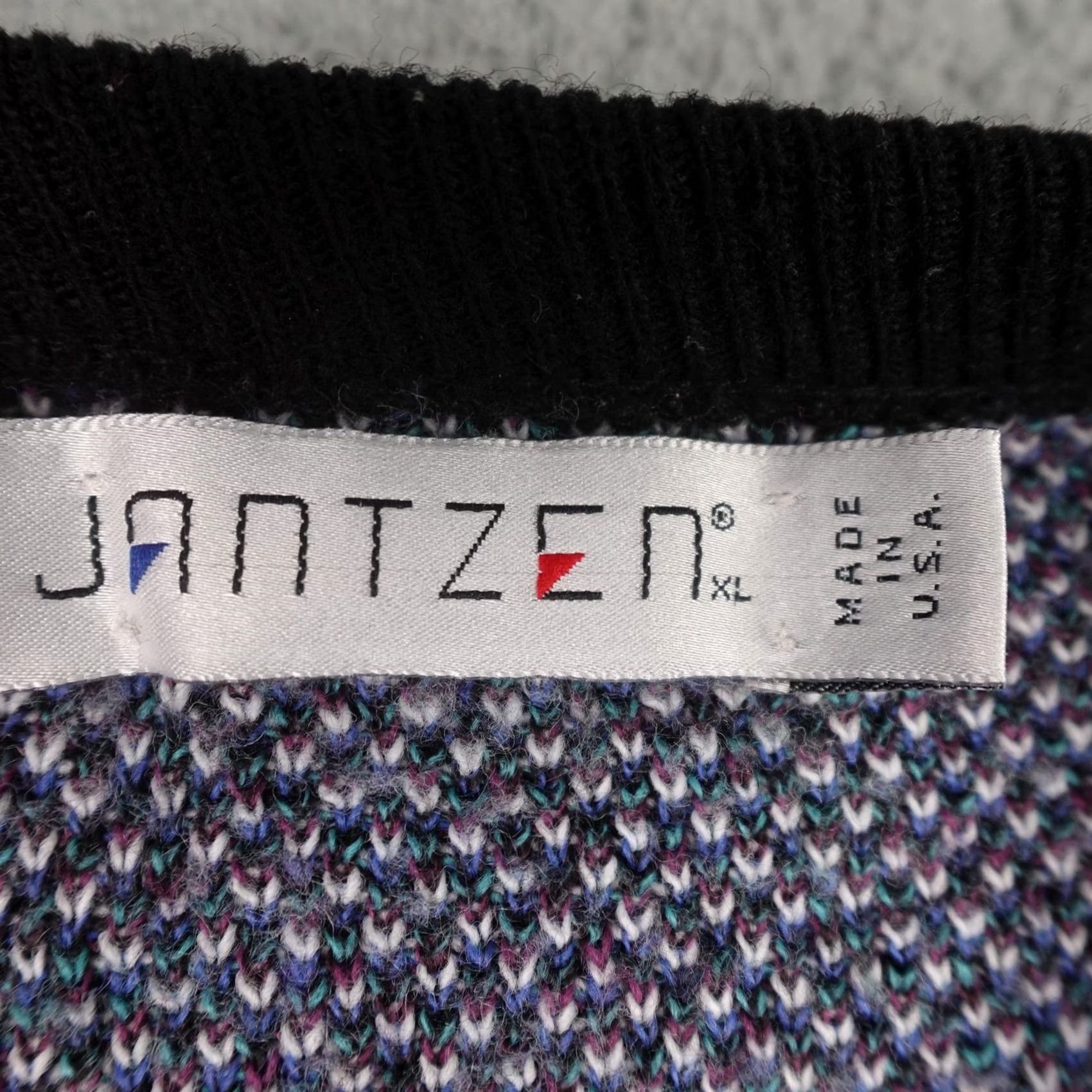 Jantzen Vintage Jantzen Sweater Mens XL Black Geometric 3D Knit Pullover Made USA 90s Size US XL / EU 56 / 4 - 2 Thumbnail