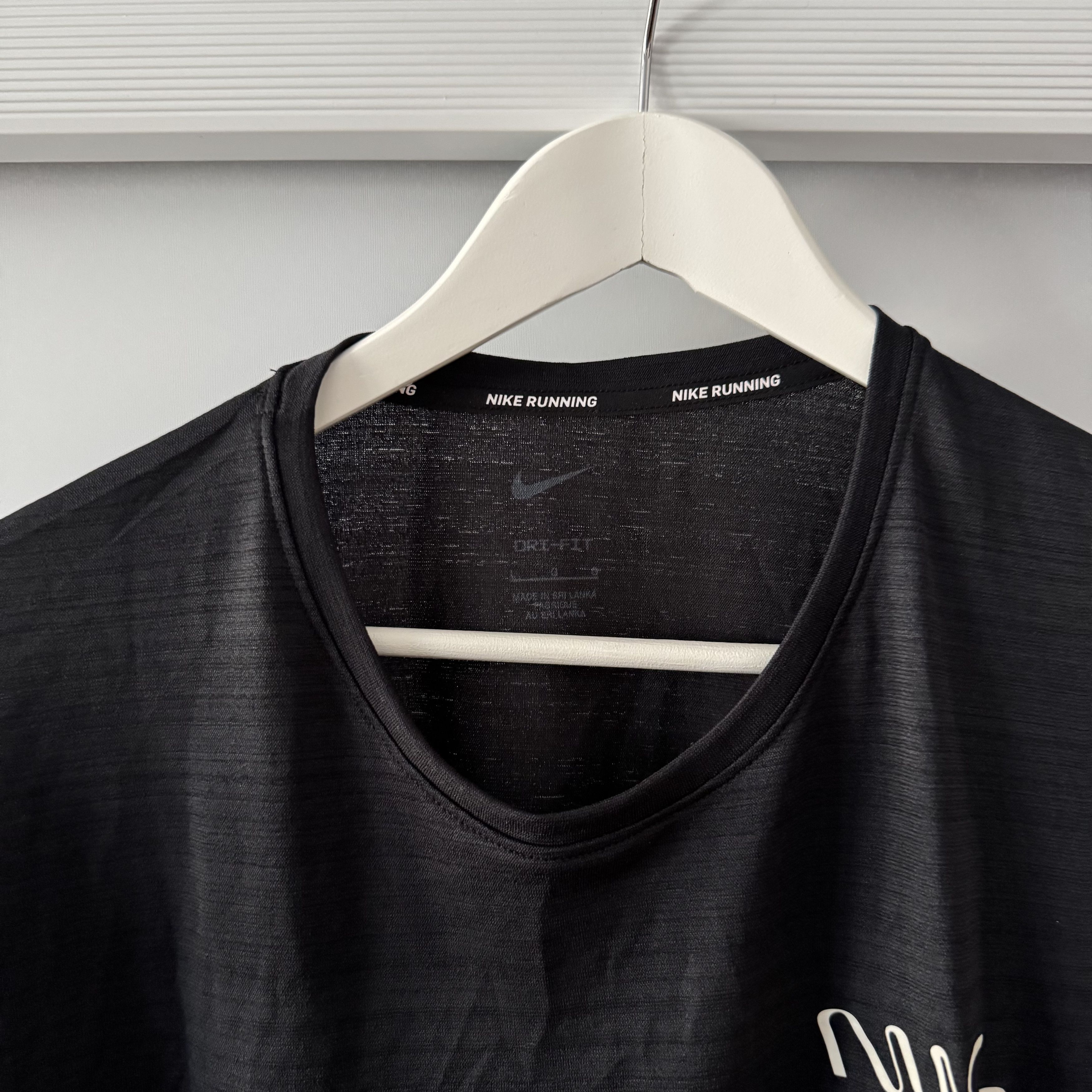 Nike Men's Nike Running Miler NYC 2021 Tee Black Size L Size US L / EU 52-54 / 3 - 4 Thumbnail